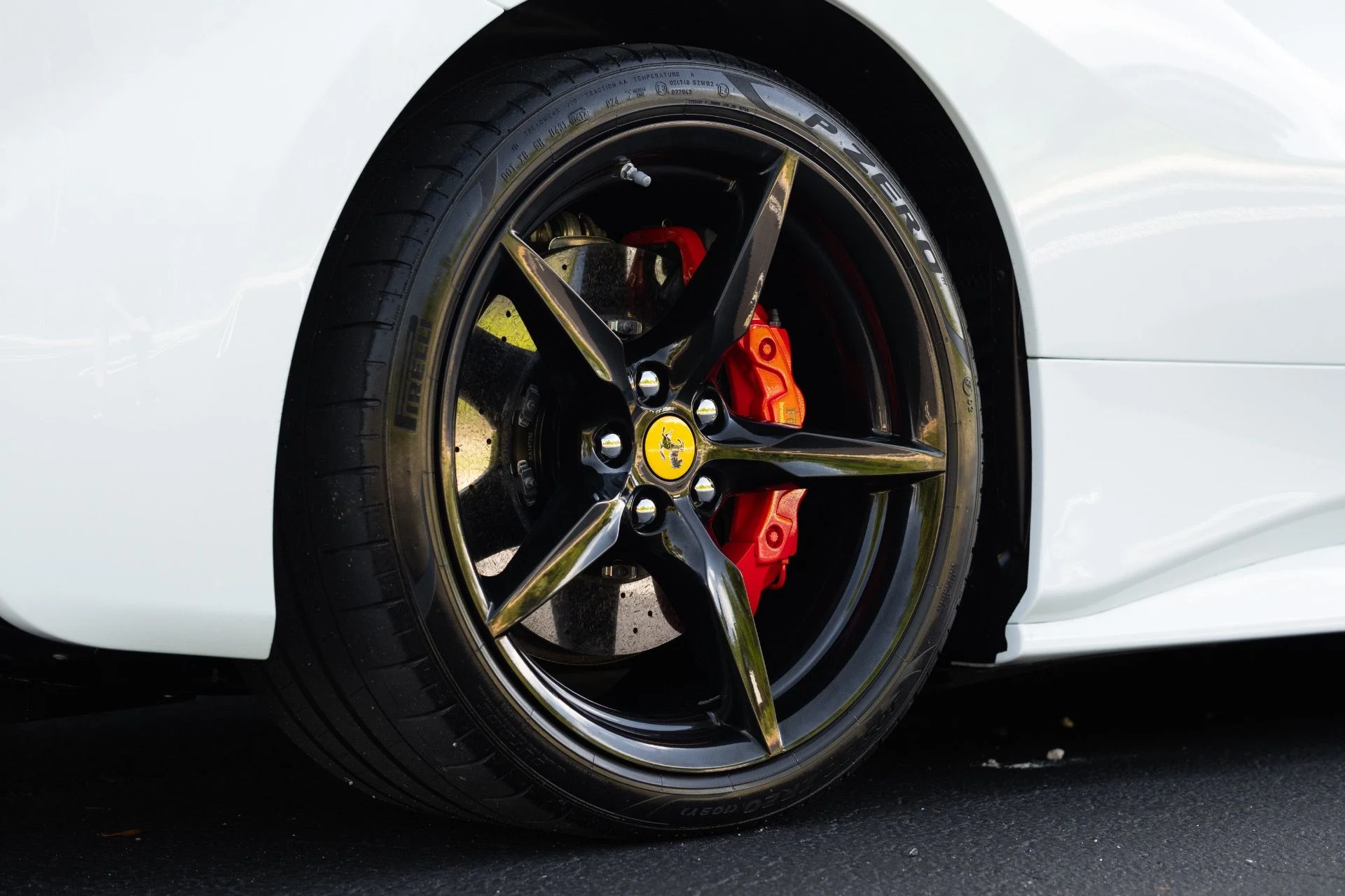 mph016_2392521507_Used_2017_Ferrari_488_GTB_1776194926_dfe3ab573e