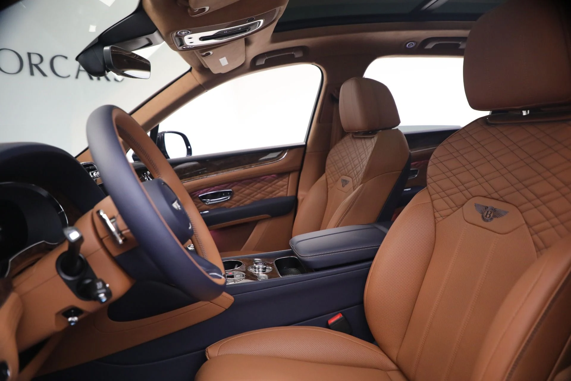 mph016_2398940985_New_2026_Bentley_Bentayga_Azure_V8_1781035645_58e84f2e56