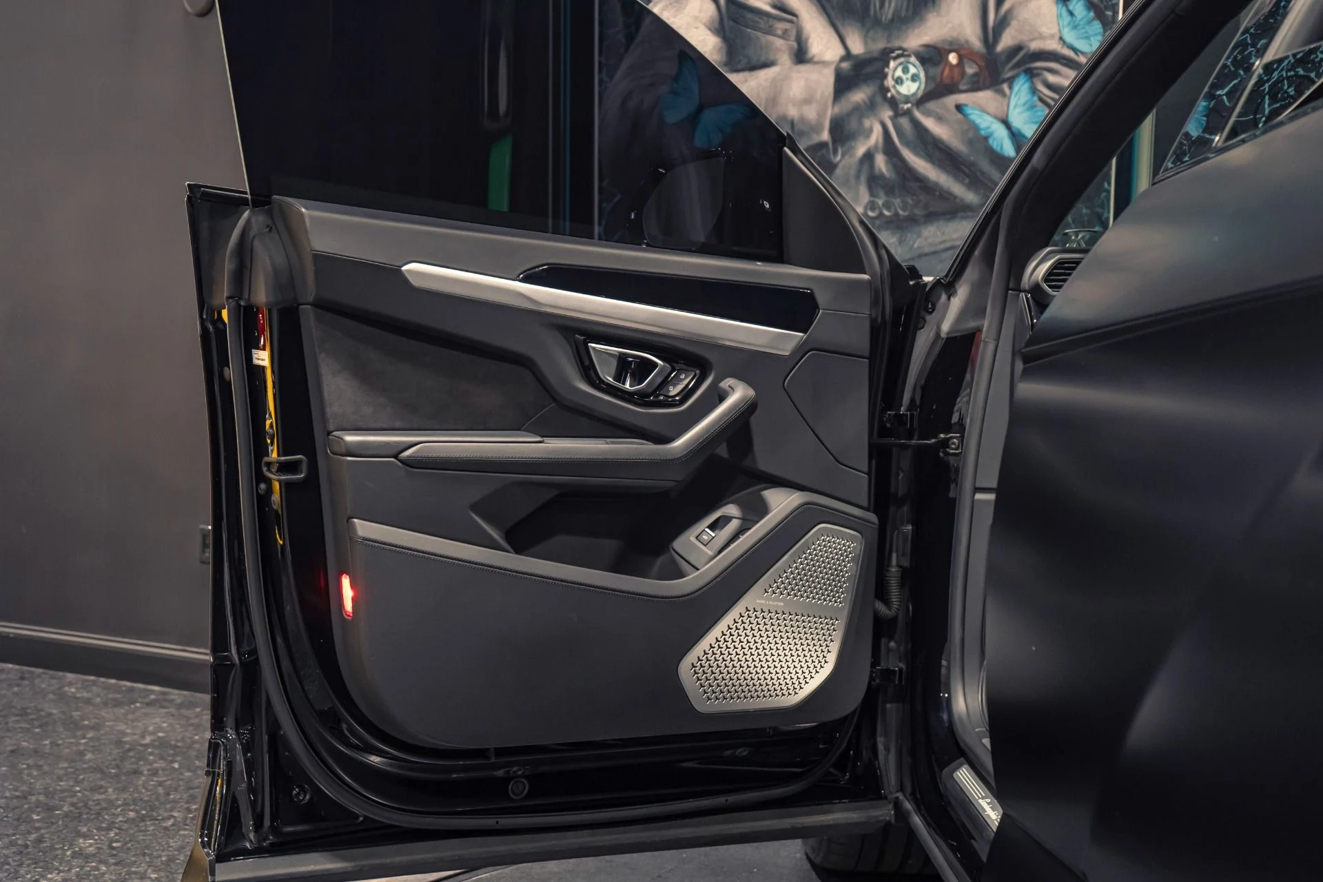 mph016_240835699_Used_2019_Lamborghini_Urus_Full_Stealth_PPF_w_Bang_Olufsen_Advanced_Sound_1775662656_cad5c43a82