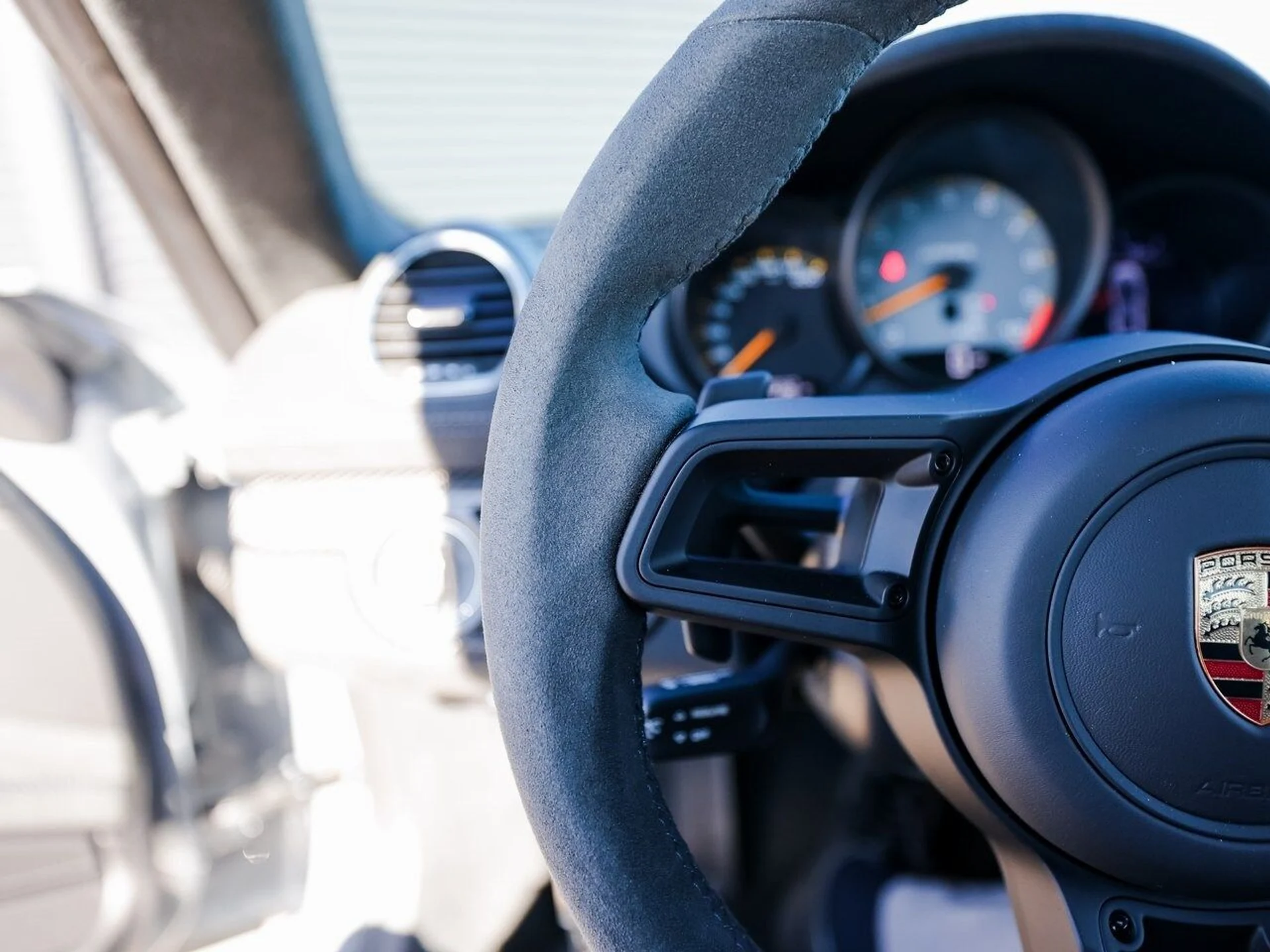 mph016_2413384712_8b77b809b96a6b0c9716dc89d5eba94bx_a327c0416f