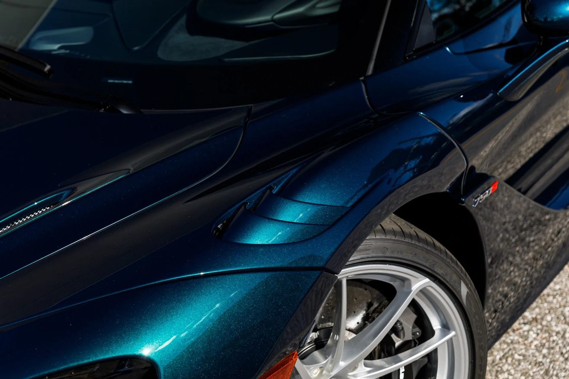 mph016_241406176_646_p17_l_52638880f9