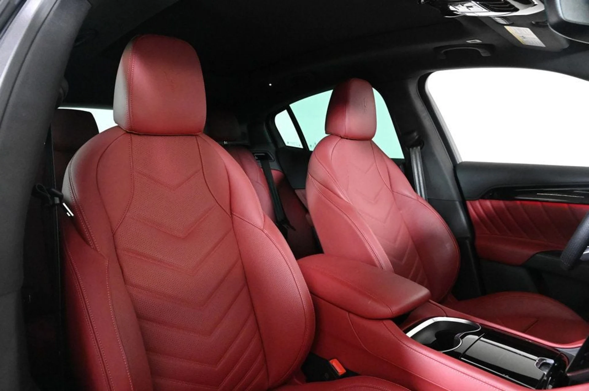 mph016_2415888975_used_2025_maserati_grecale_modena_11350_22913506_16_1024_9246d418d5
