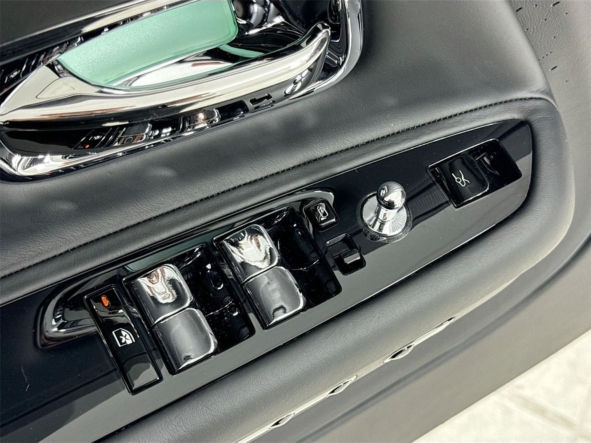 mph016_2422216530_4042d298aa735e2d64d36253631b5944x_502a264c77