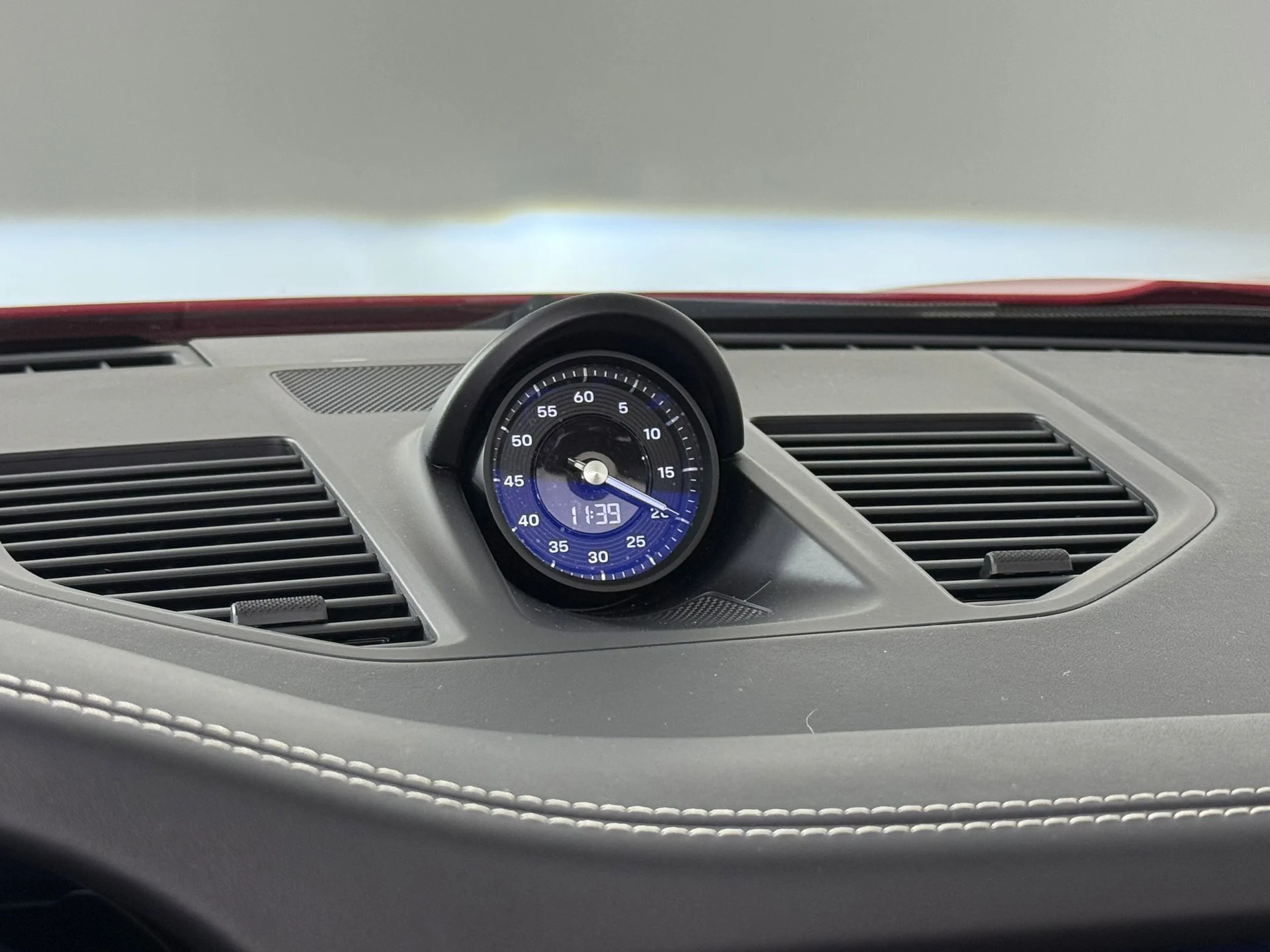 mph016_2424608145_85e227d9f732b0bd2447592a472cfc50x_141324a1b6