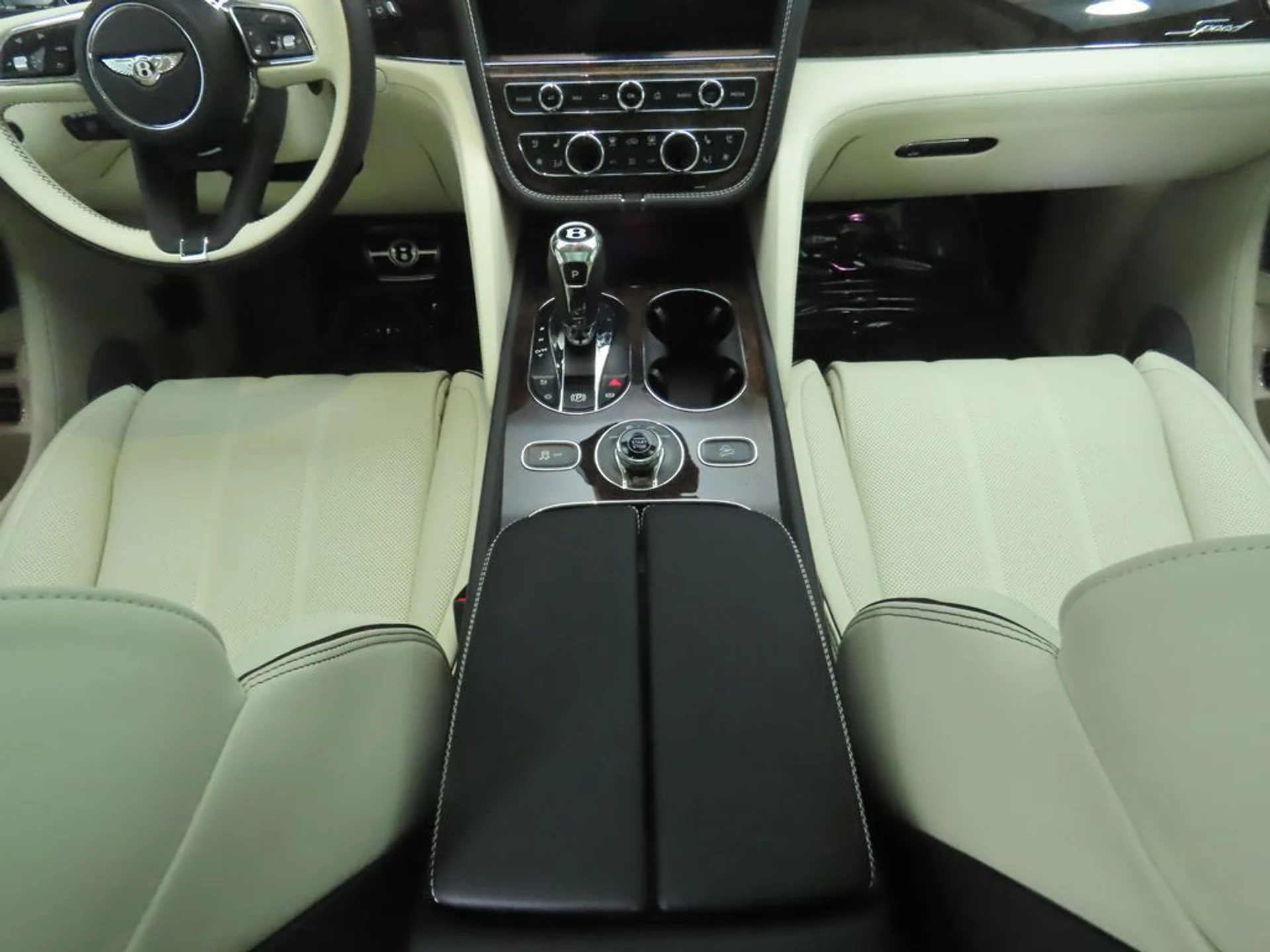 mph016_2424662571_new_2026_bentley_bentayga_8119_22950936_17_1024_54541e856d