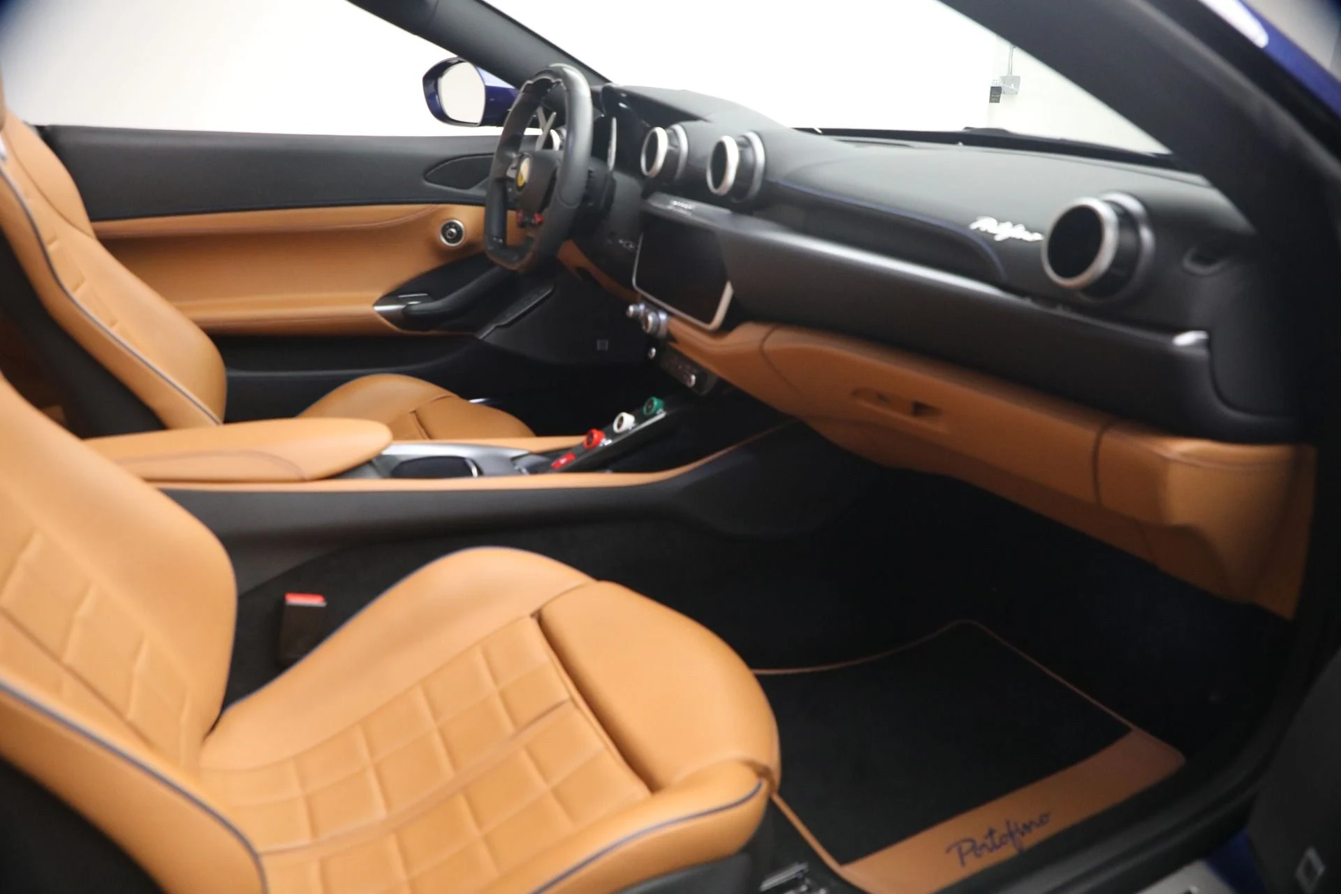 mph016_2430844433_Used_2020_Ferrari_Portofino_1775654486_5fc3f96e1d