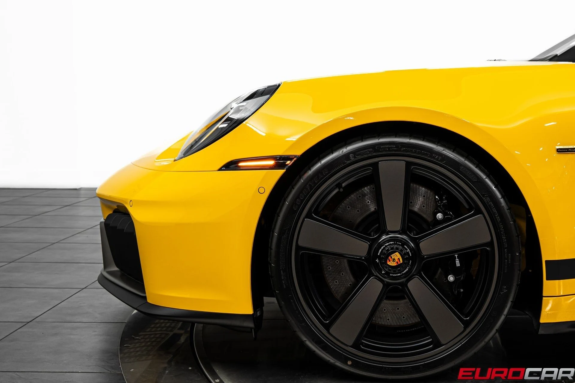 mph016_2435466003_image_17_526e83b20a