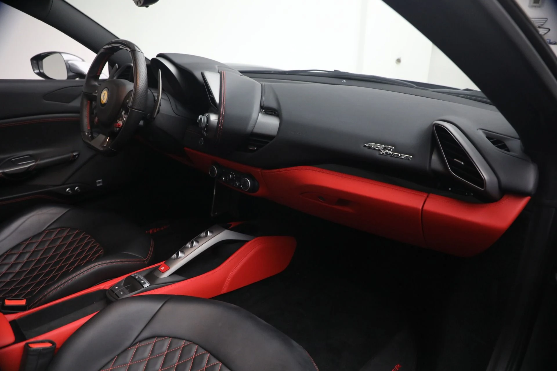 mph016_2440273095_Used_2018_Ferrari_488_Spider_1774552215_4a9017c16d