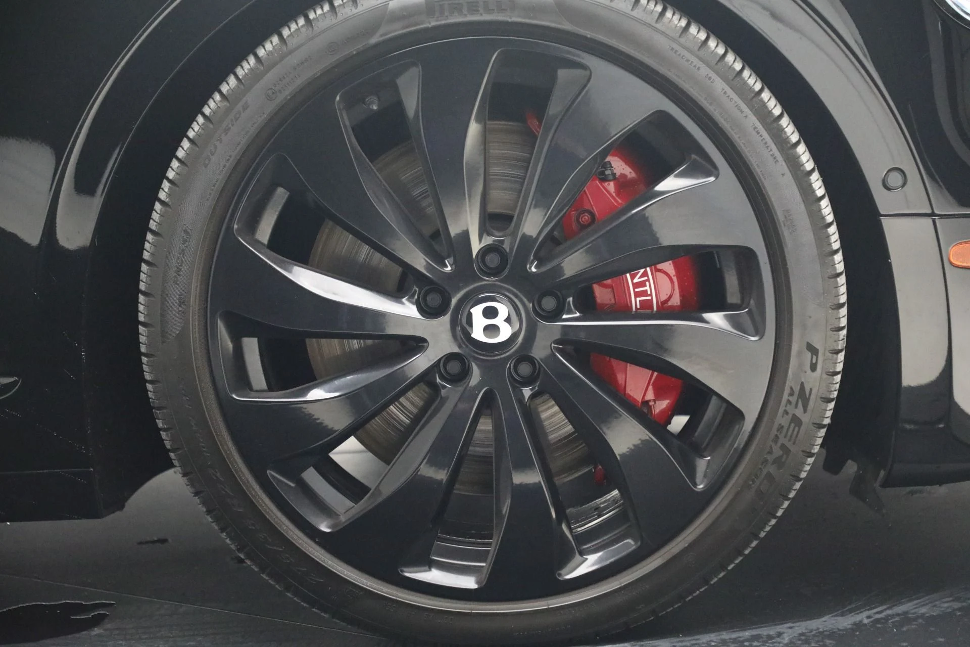 mph016_244029496_Used_2023_Bentley_Flying_Spur_V8_1770152797_b39536916f