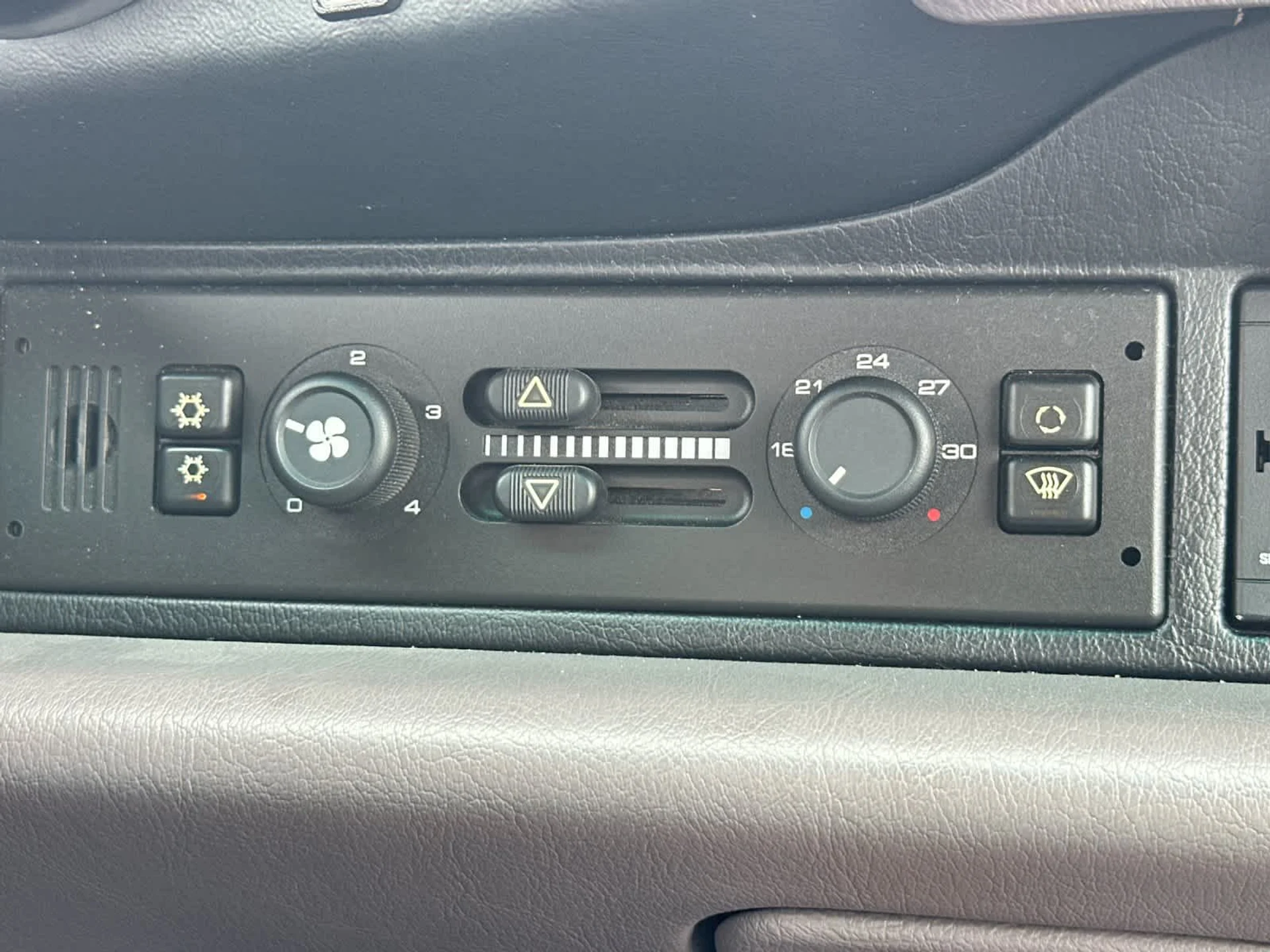 mph016_2441095143_17_eb9d5a4596