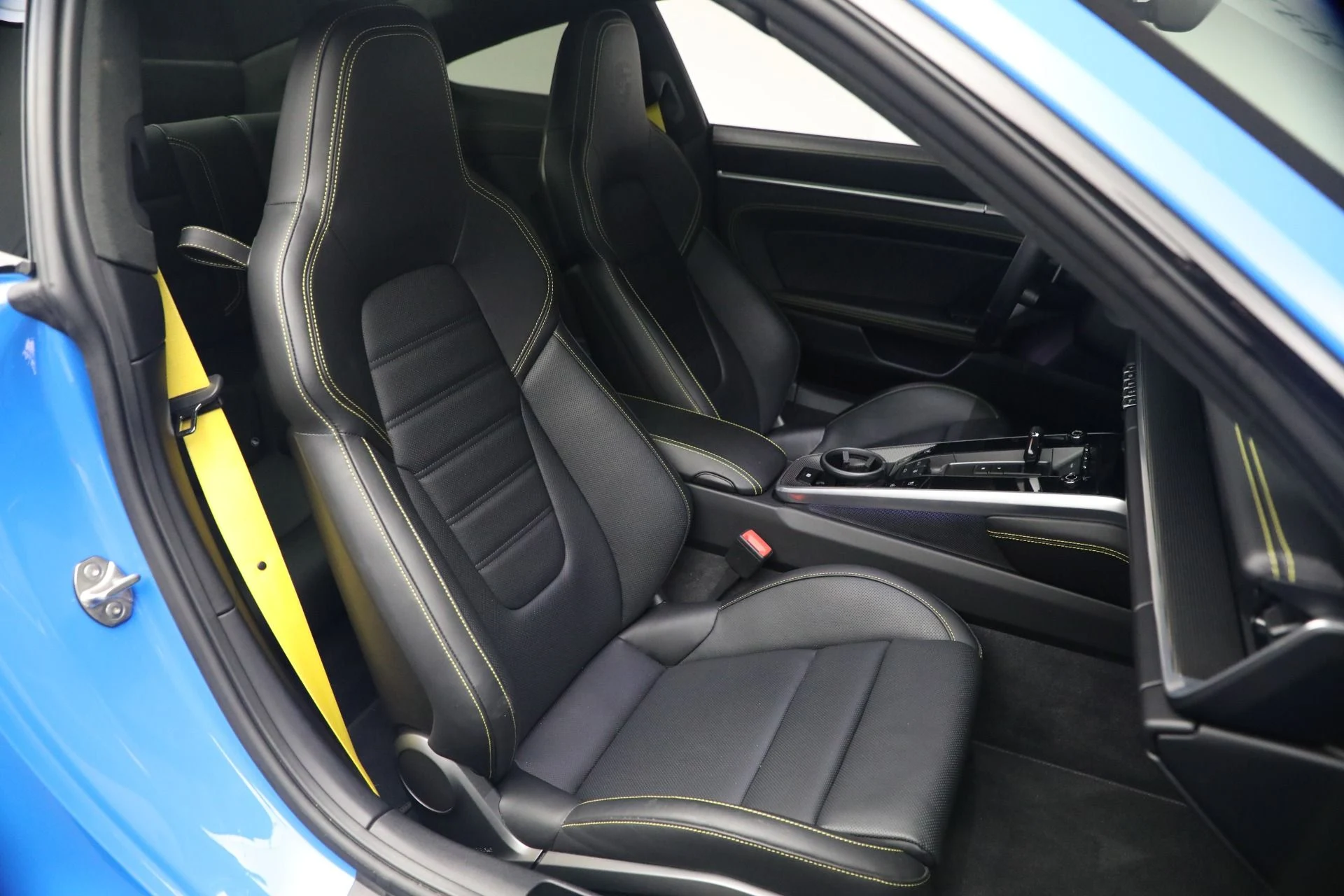 mph016_2441802443_Used_2022_Porsche_911_Turbo_S_1773502761_3adb0ed605