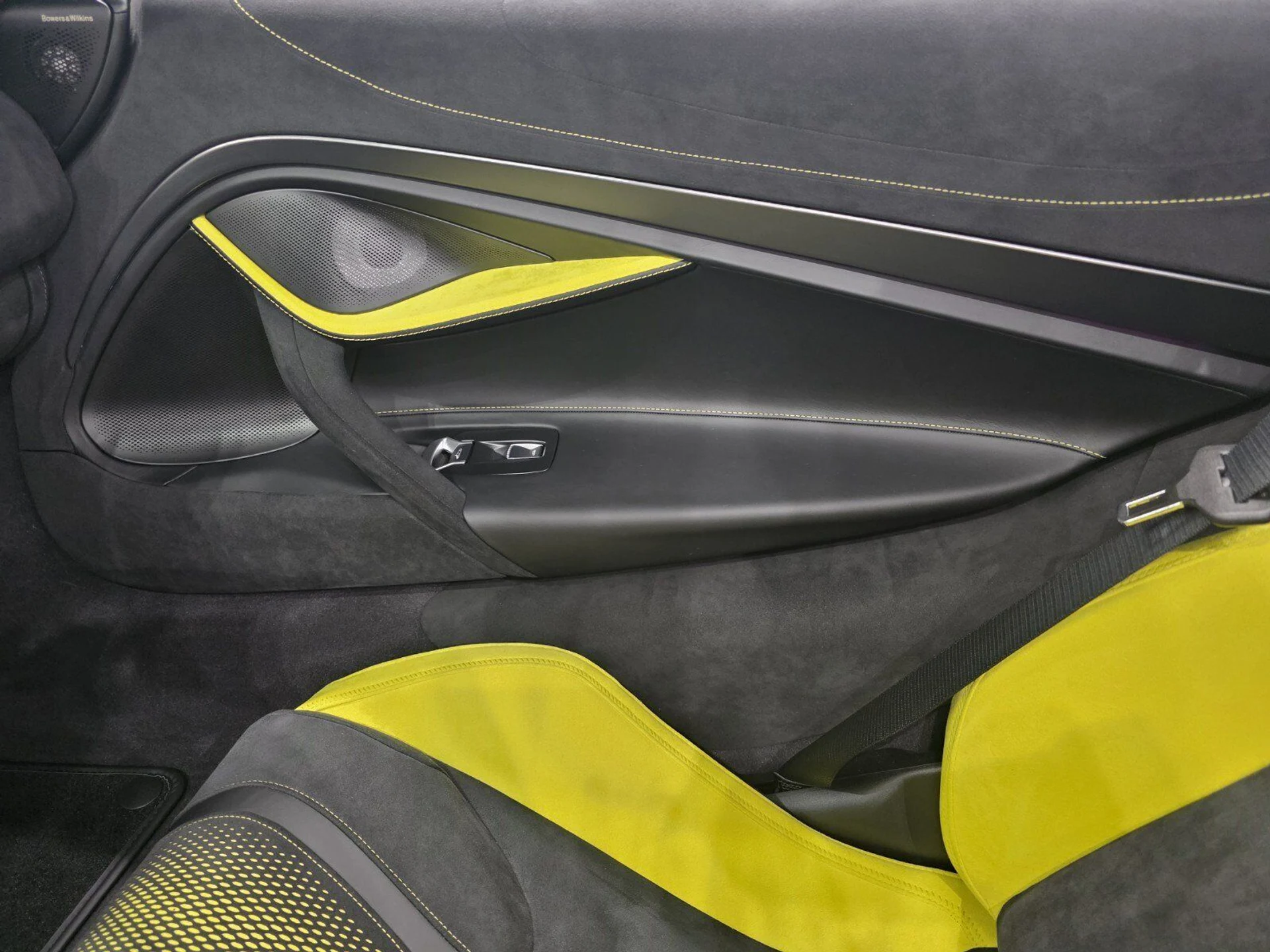 mph016_244590225_375878a6883c1f05e5892de3d73368e4_705d46d546