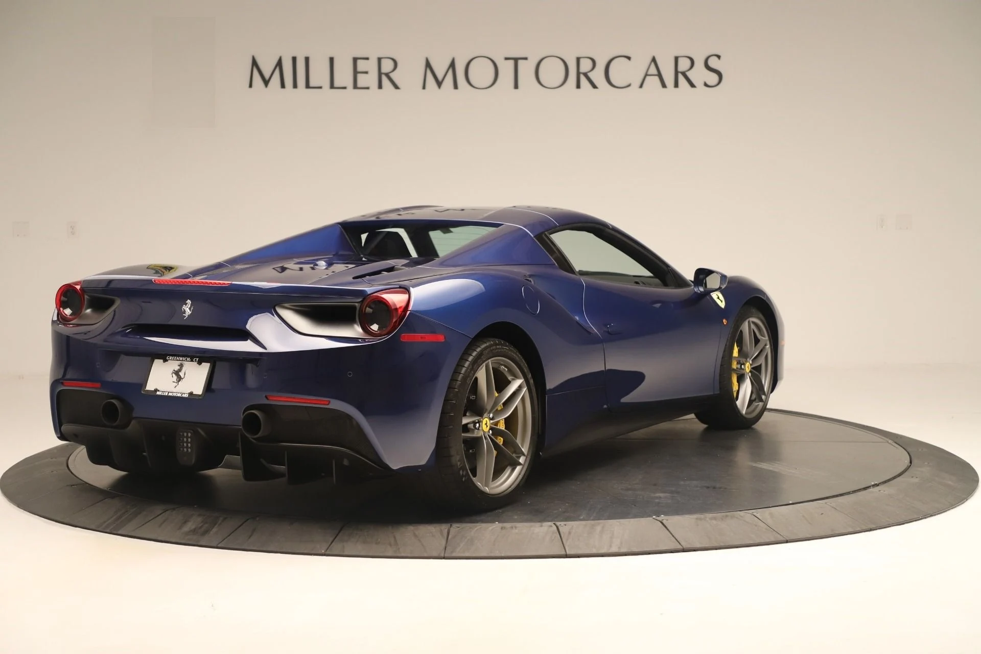 mph016_2447050524_Used_2018_Ferrari_488_Spider_1777144880_80ed88d17b