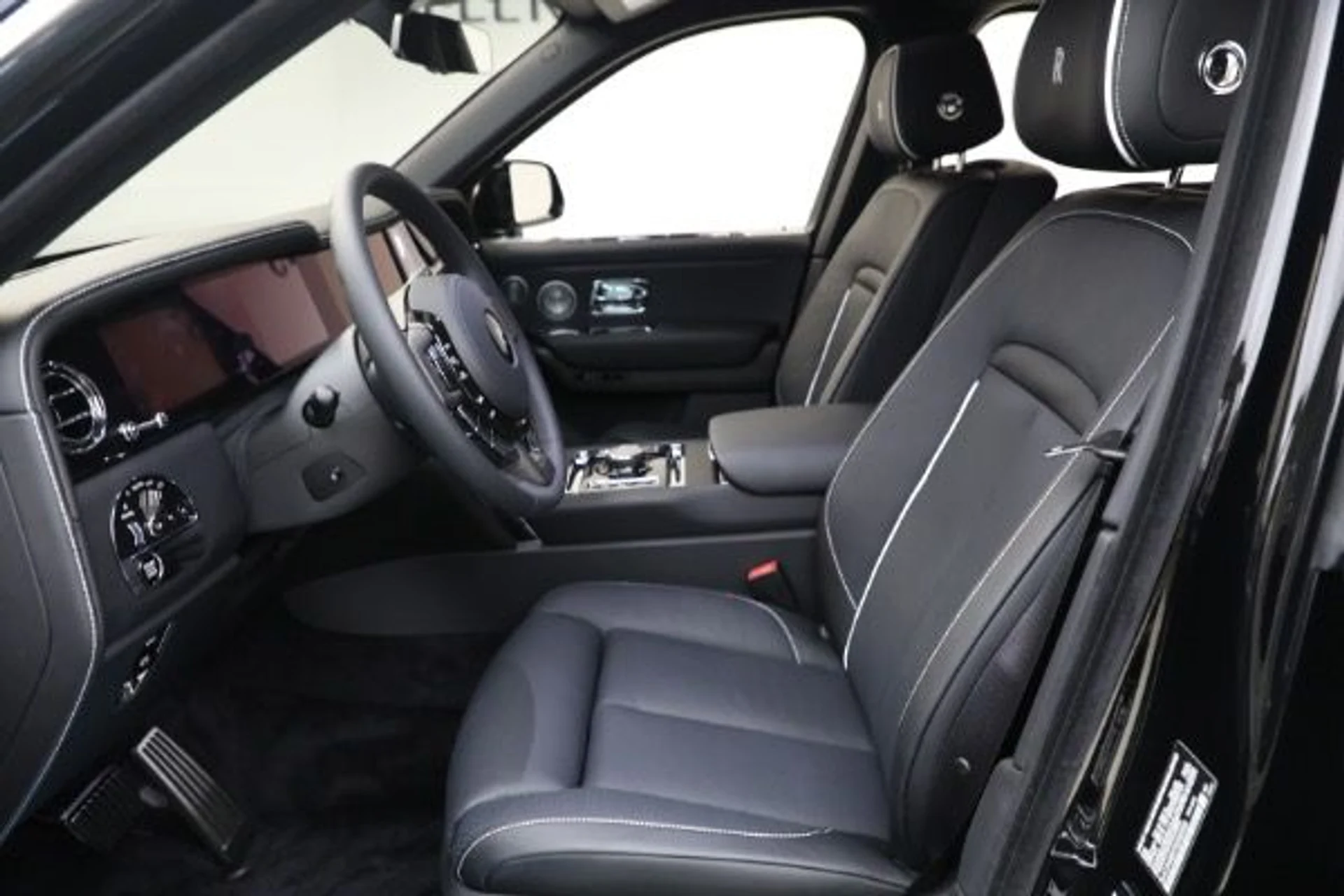 mph016_2447320638_New_2026_Rolls_Royce_Cullinan_879ee8eff0