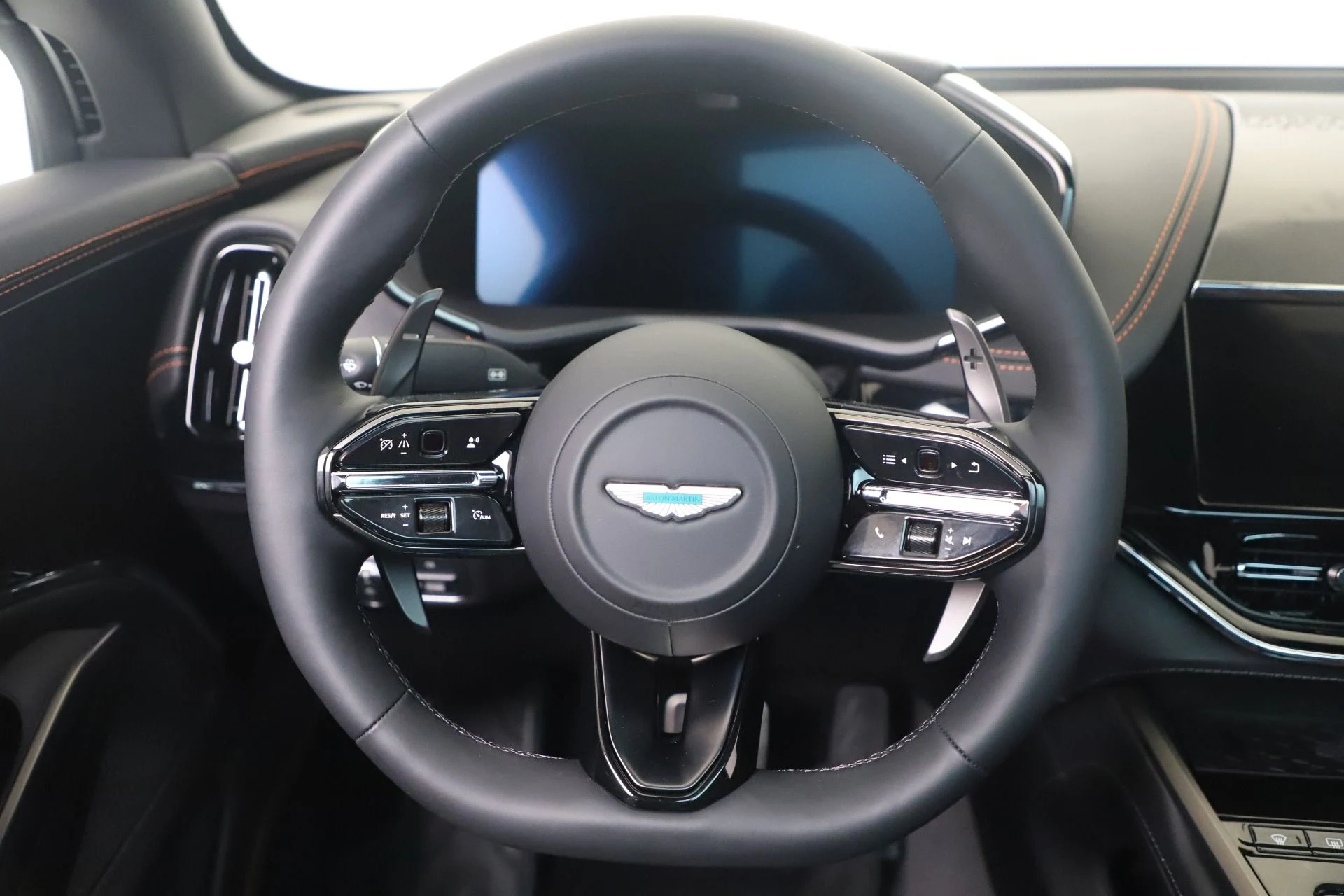 mph016_245205643_New_2025_Aston_Martin_DBX_707_0d49f99309