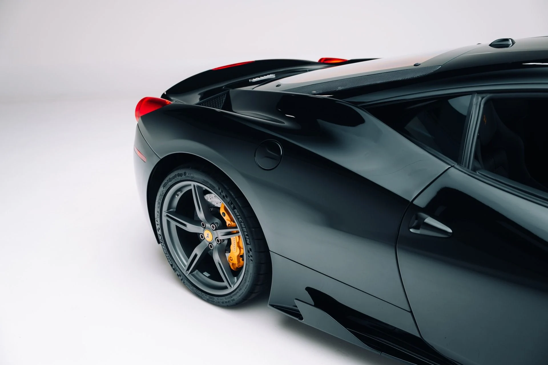 mph016_2453321570_Used_2015_Ferrari_458_Speciale_1762994969_9d88f84530