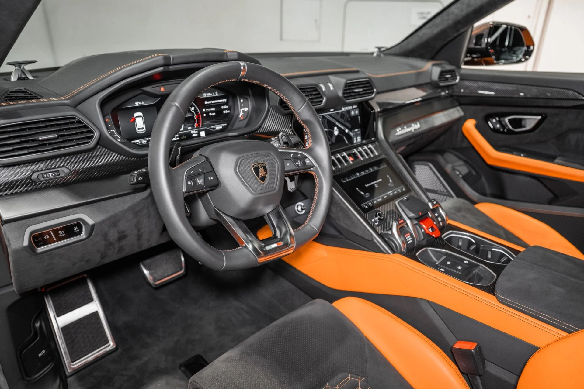 mph016_2465308703_Used_2022_Lamborghini_Urus_Pearl_Capsule_1773410025_0d6eb28661