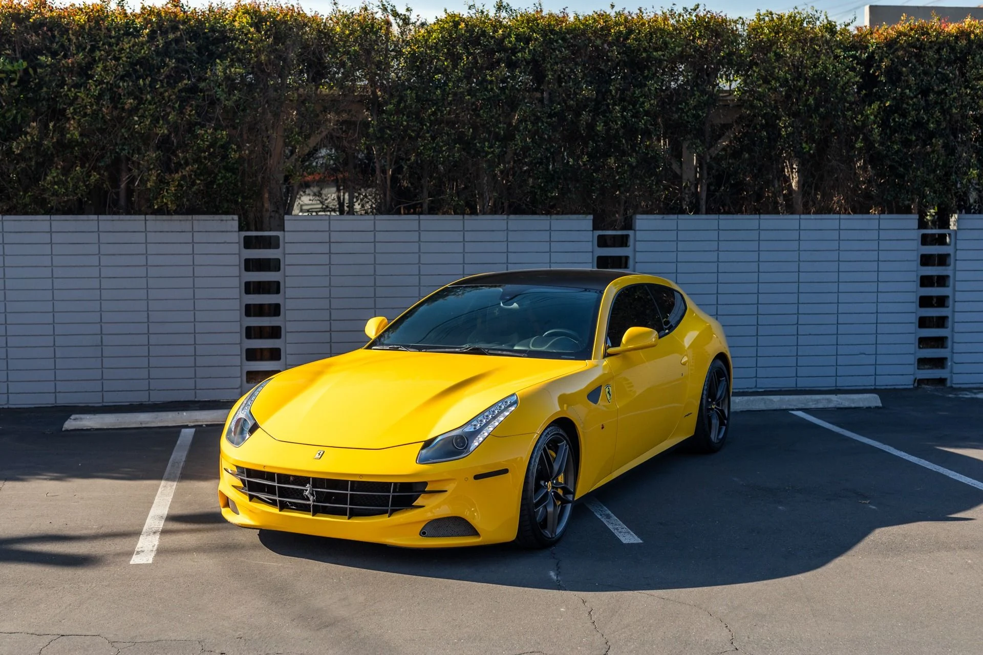 mph016_2465782741_Used_2012_Ferrari_FF_1736556859_59b9c02c26