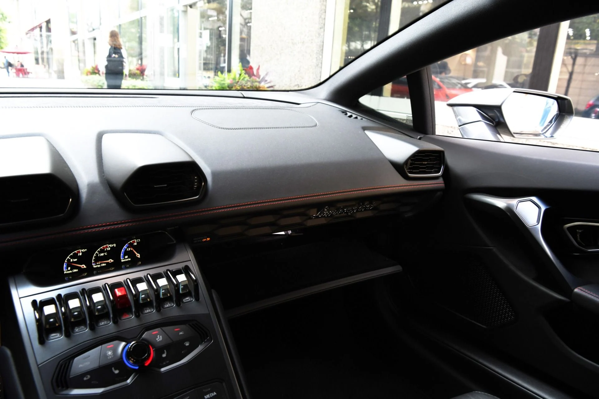 mph016_2466344842_Used_2018_Lamborghini_Huracan_LP_580_2_1758056423_48b0bdc13f