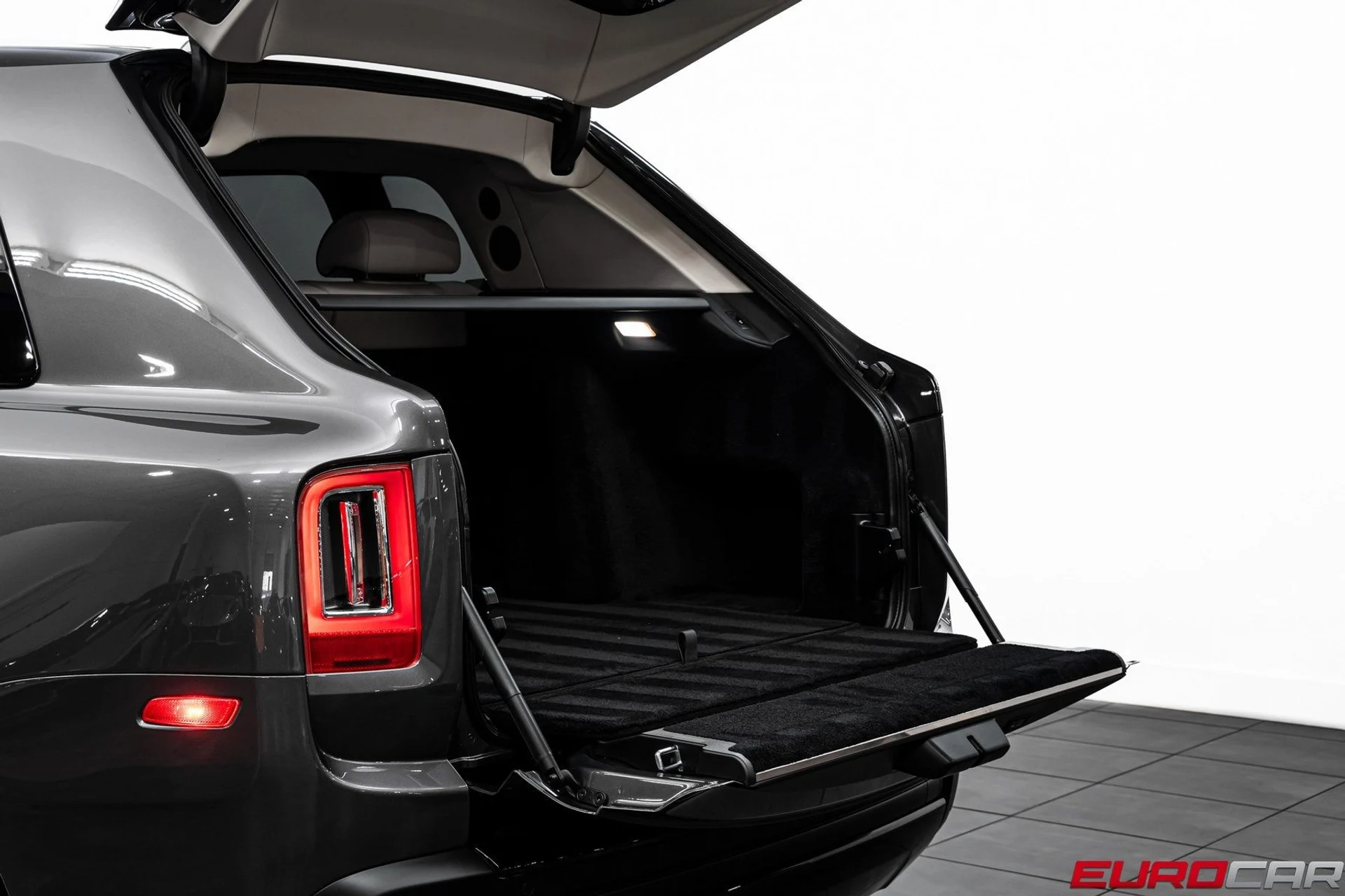 mph016_2469446084_image_17_a146765c09