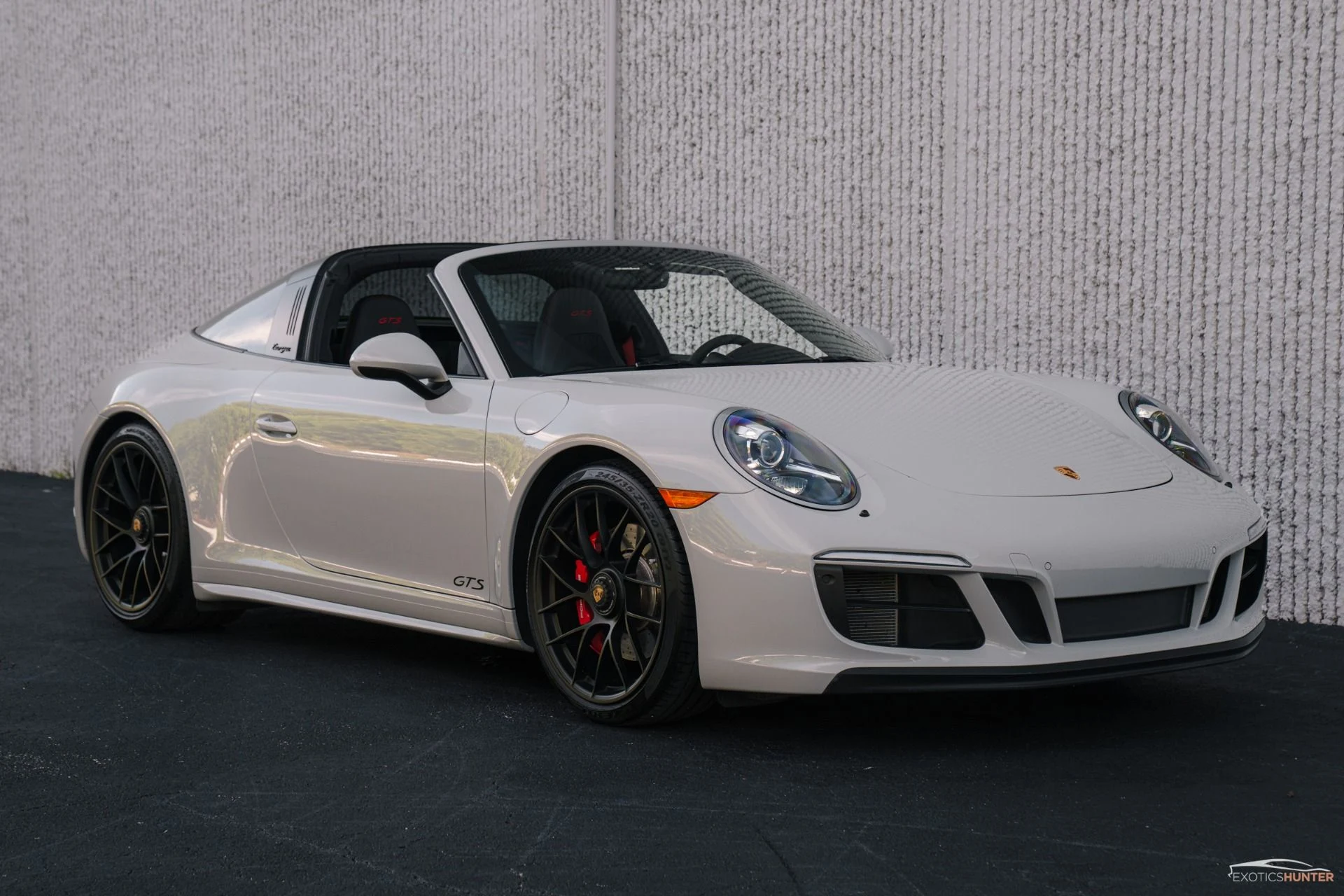 mph016_2469617415_Used_2018_Porsche_911_Targa_4_GTS_in_Chalk_with_GTS_Interior_Pack_PDK_1755551919_98a2b814f3