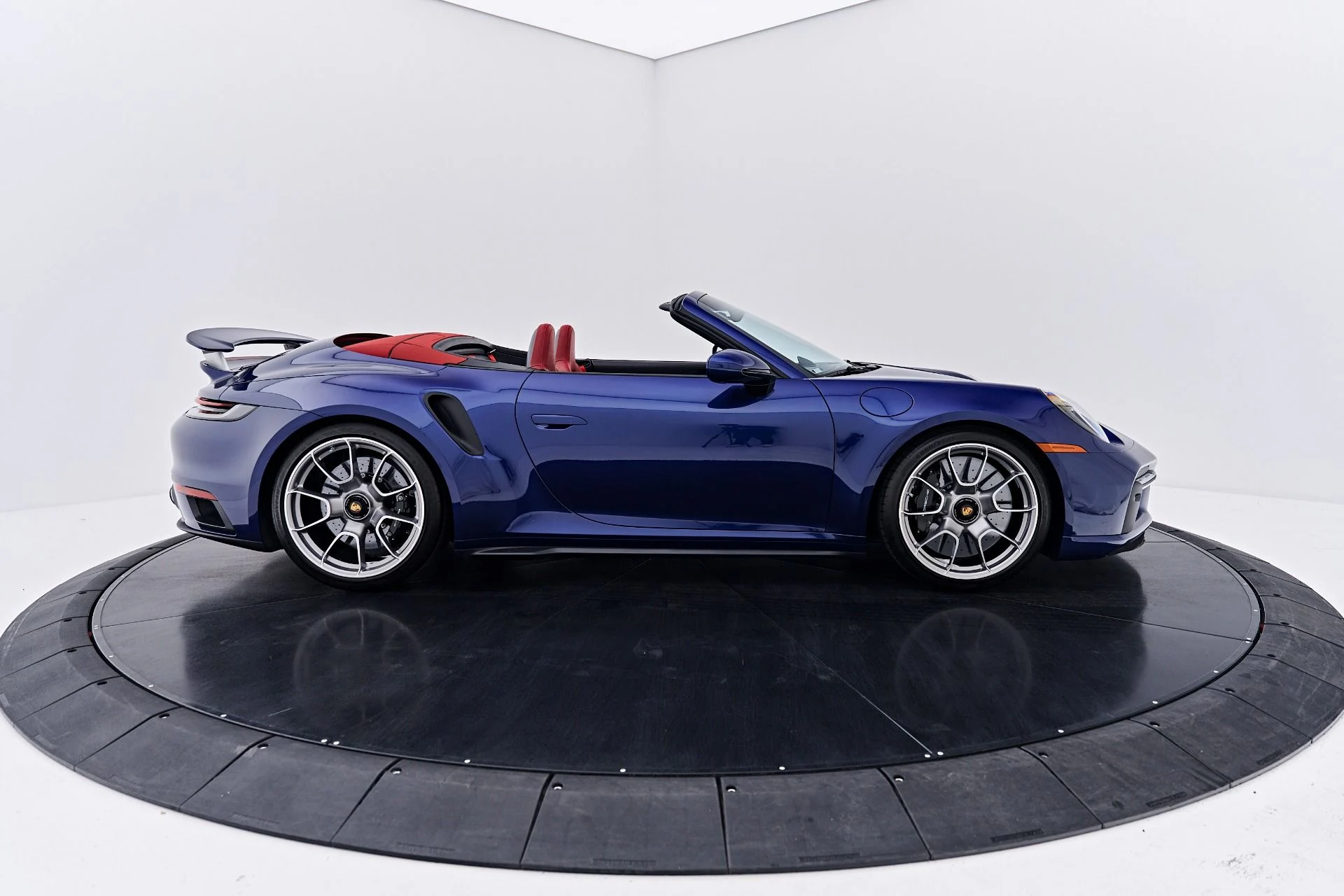 mph016_2473997252_Used_2024_Porsche_911_Turbo_S_1790299331_499140aeff