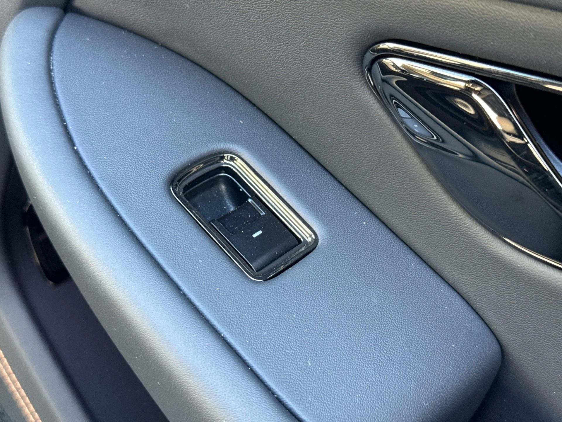 mph016_24762303_New_2025_Bentley_Continental_GTC_1760603916_f70c54d3cd