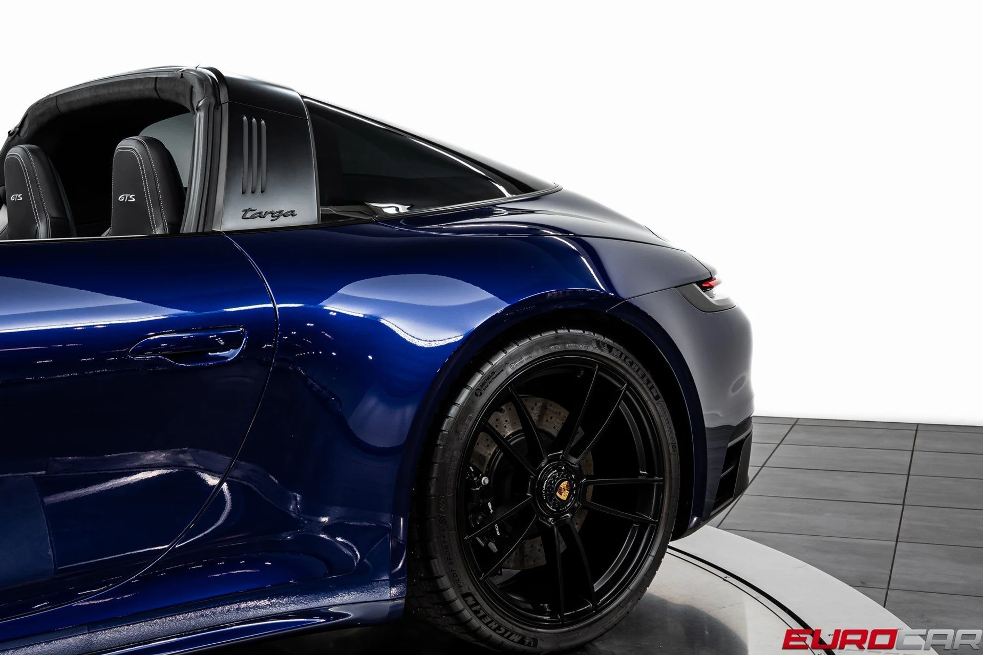 mph016_2476944286_image_17_f4d6f46bdf