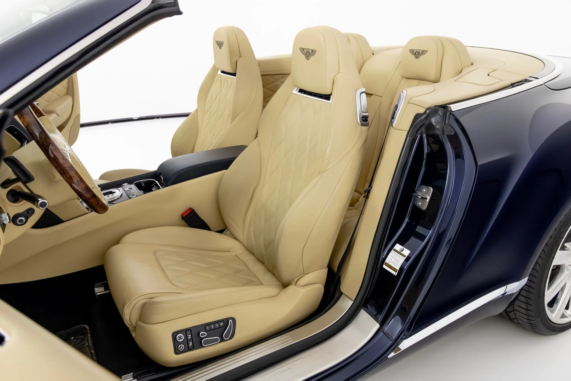 mph016_2480379791_Used_2014_Bentley_Continental_GT_V8_1766612359_285cad4bf7