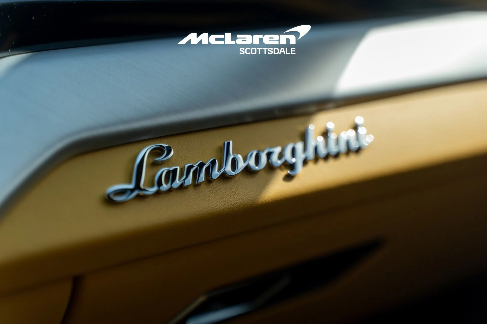 mph016_2486950128_Used_2021_LAMBORGHINI_URUS_1775537131_8792e5314d