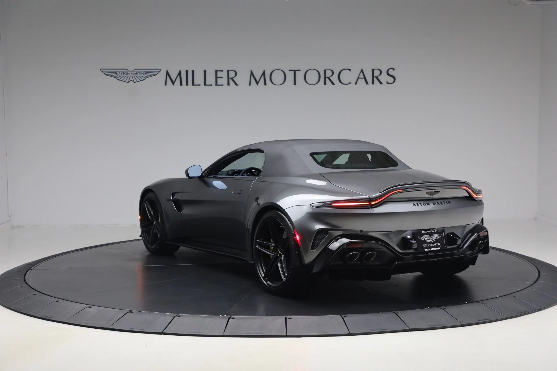 mph016_2489958830_New_2026_Aston_Martin_Vantage_S_Roadster_1787407546_67b4260335