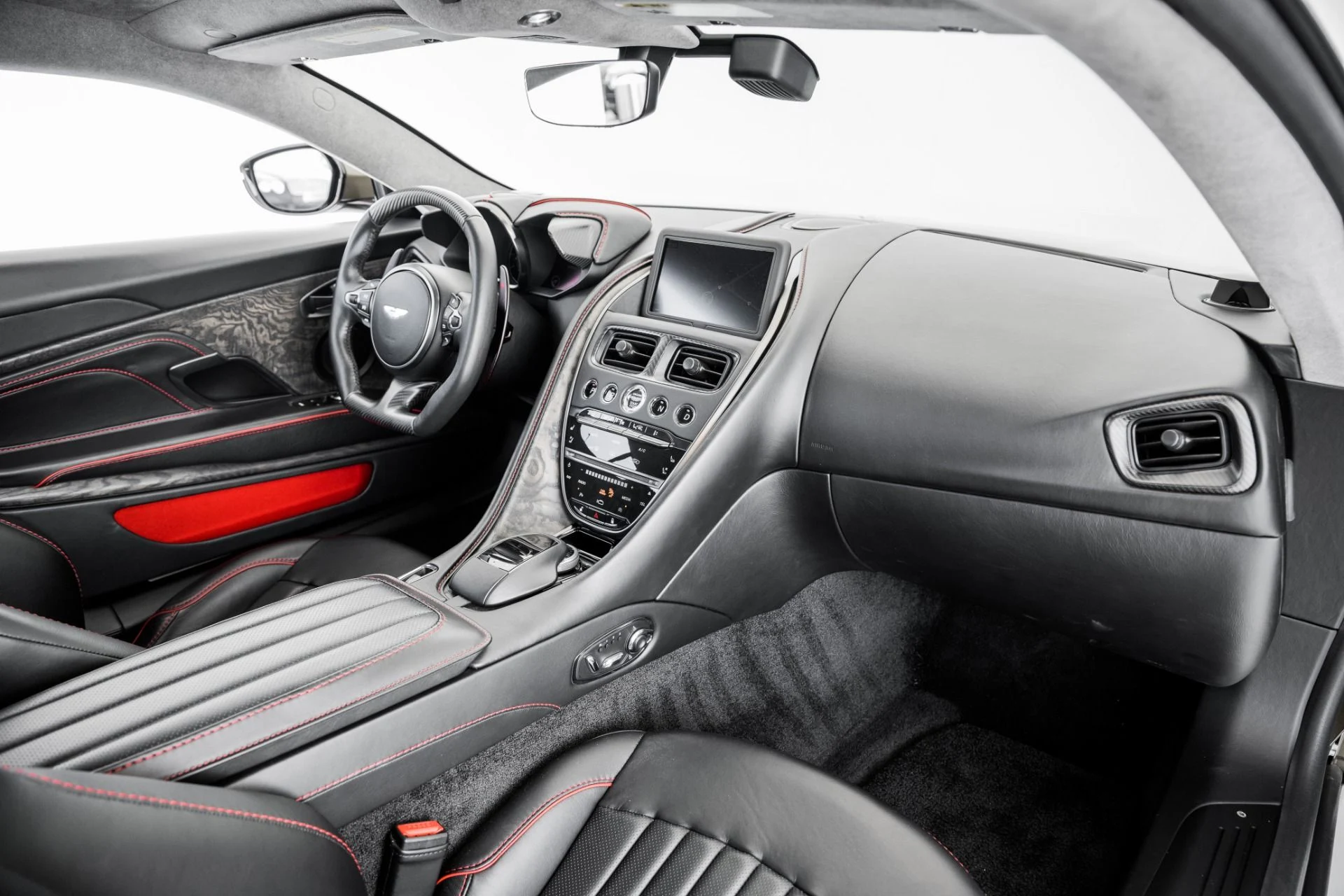 mph016_2490877458_Used_2020_Aston_Martin_DBS_Superleggera_007_OHMSS_Edition_1679175725_6493d64d24