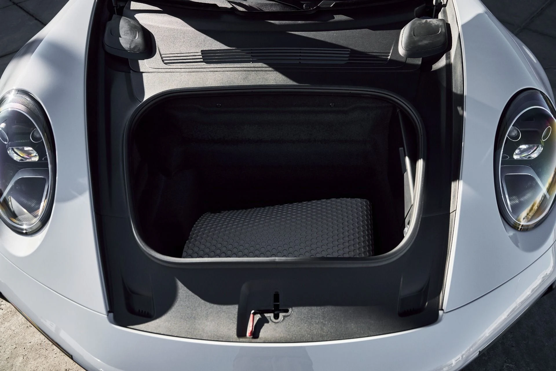 mph016_2491933612_Used_2024_Porsche_911_Turbo_1768616334_a54dce0722