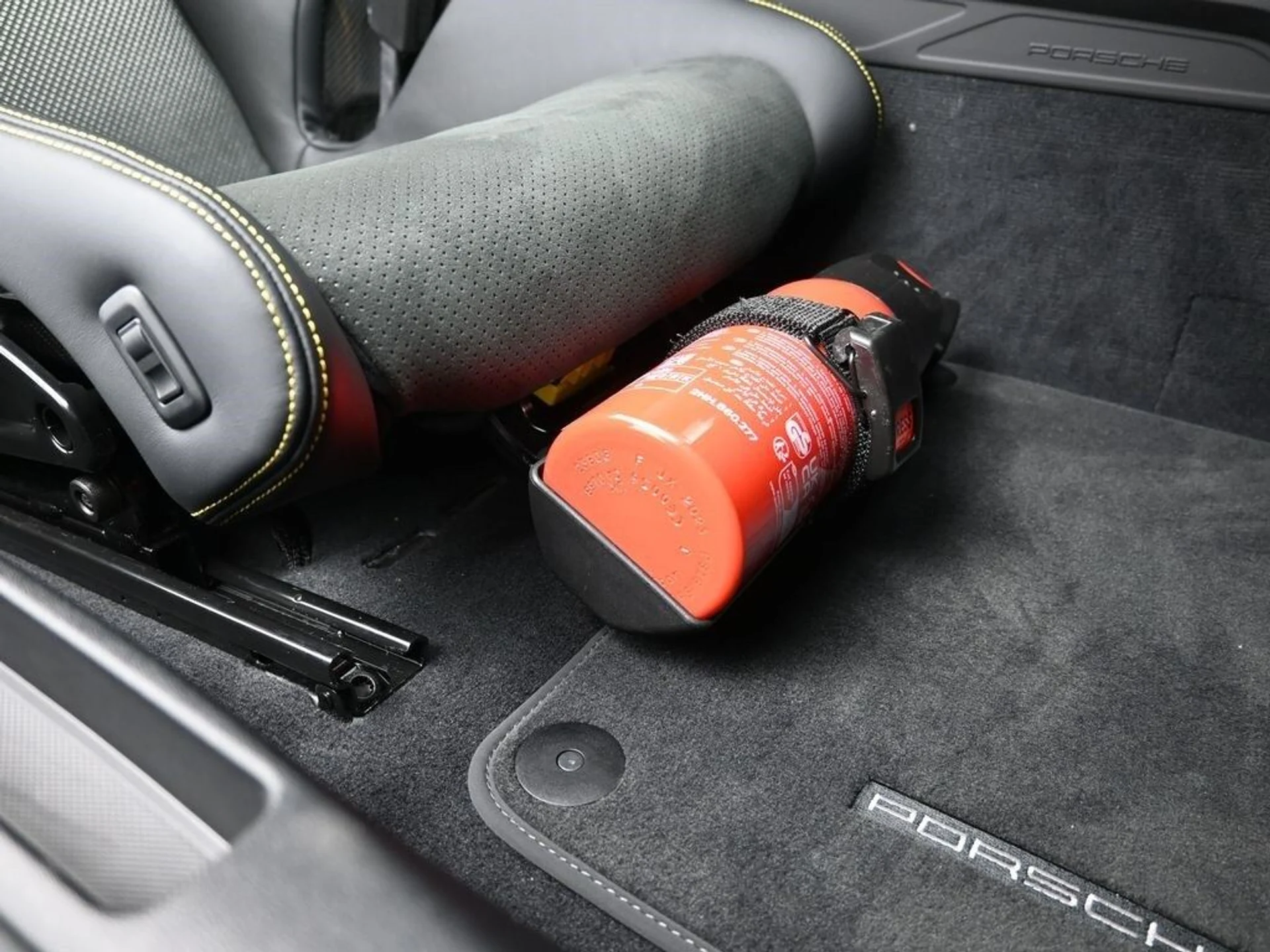 mph016_2492441621_9497e922fc0df0e4d872ebf426581abfx_b761d31671