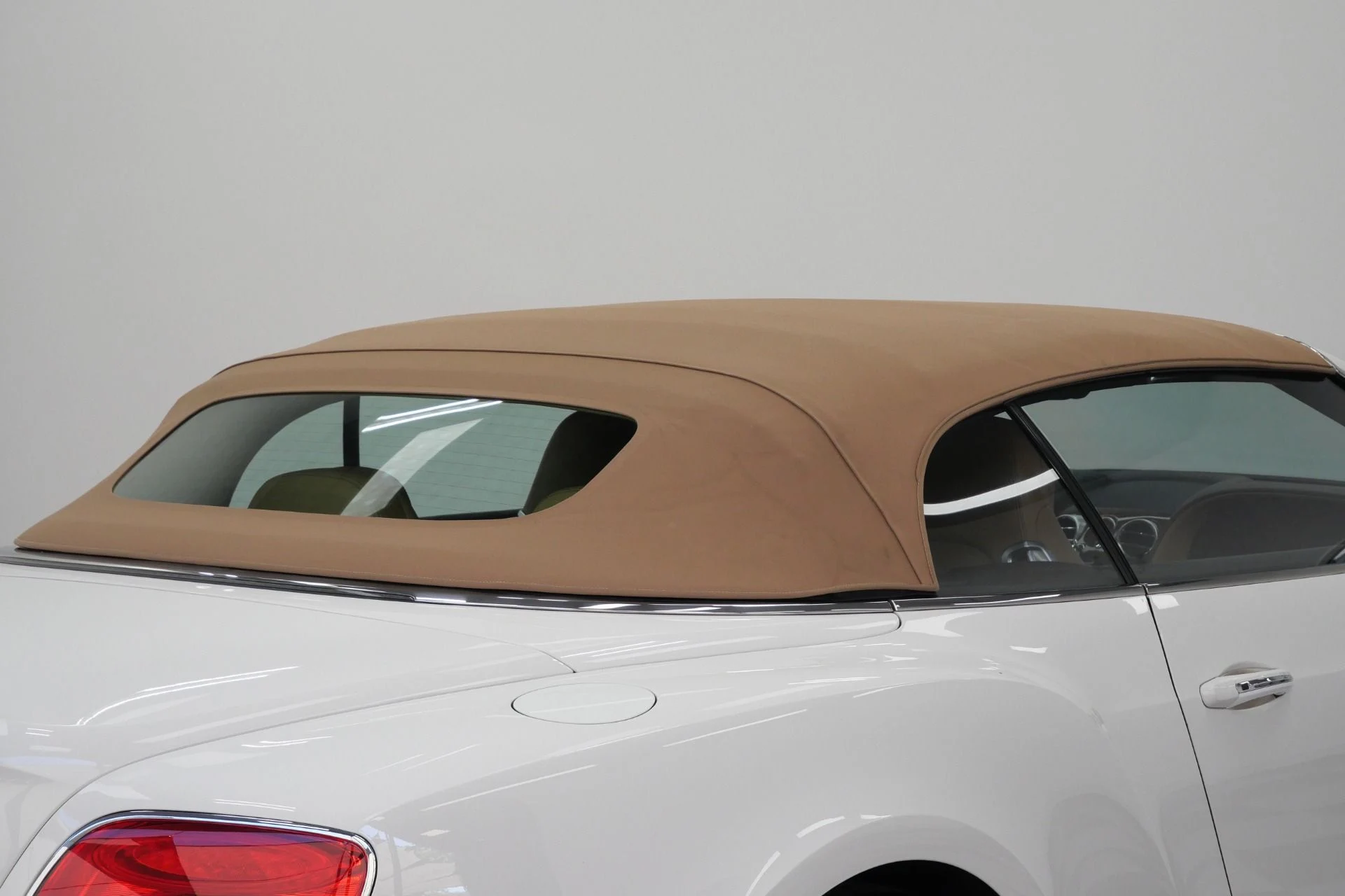 mph016_2496309769_Used_2018_Bentley_Continental_GTC_W12_Extended_Burl_Veneers_Low_Miles_1781289953_7c2ad15feb