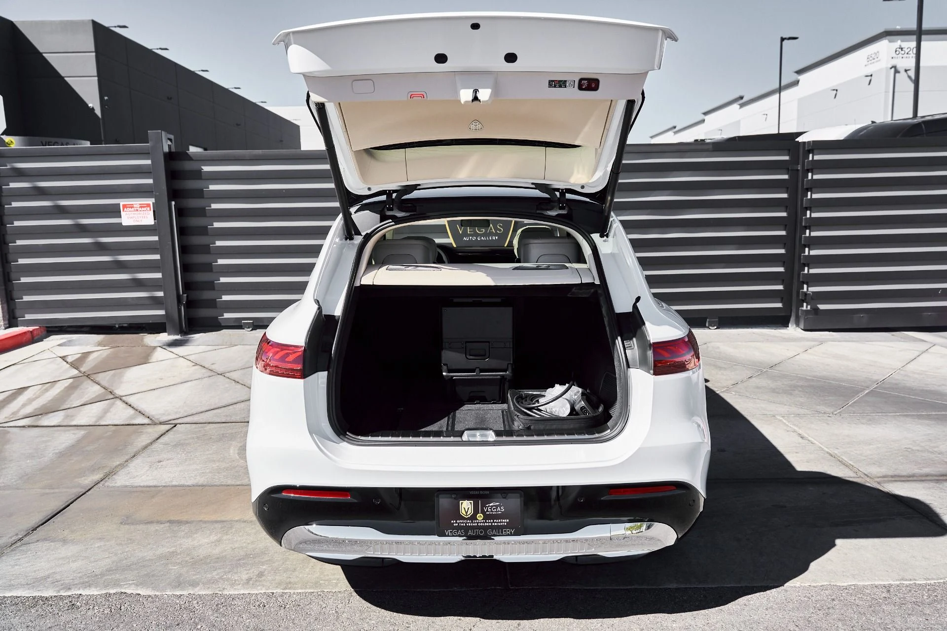 mph016_2501837692_Used_2025_Mercedes_Benz_EQS_Maybach_EQS_680_1773365772_f85167375c