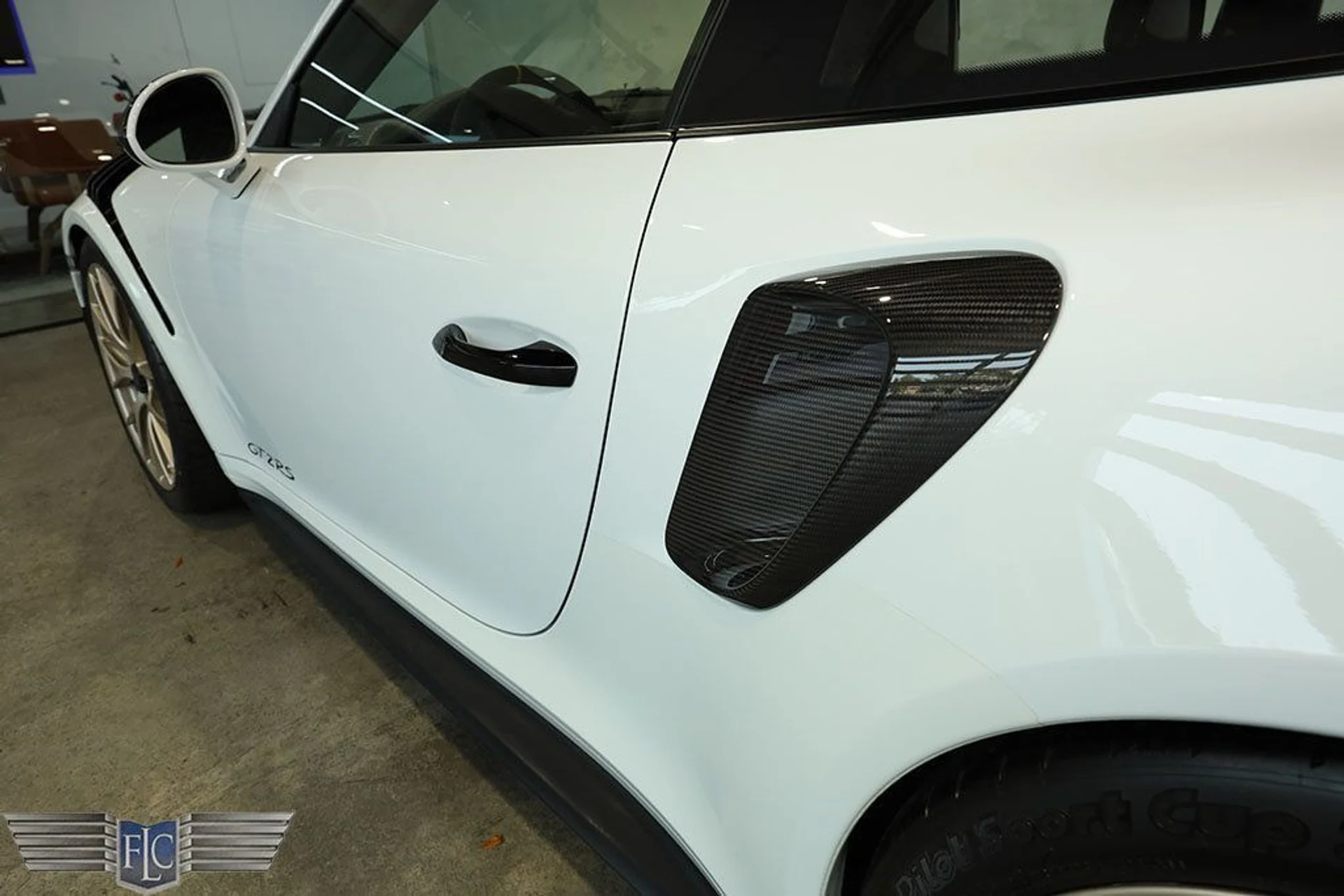 mph016_2512358133_used_2018_porsche_911_gt2rs_9689_22985277_17_1024_317a899753