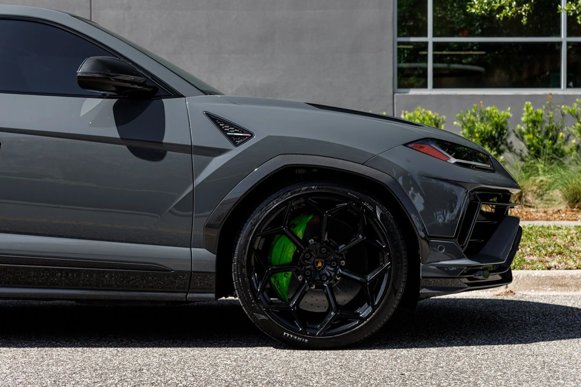 mph016_2516833502_667_p17_l_2ab0b5556e