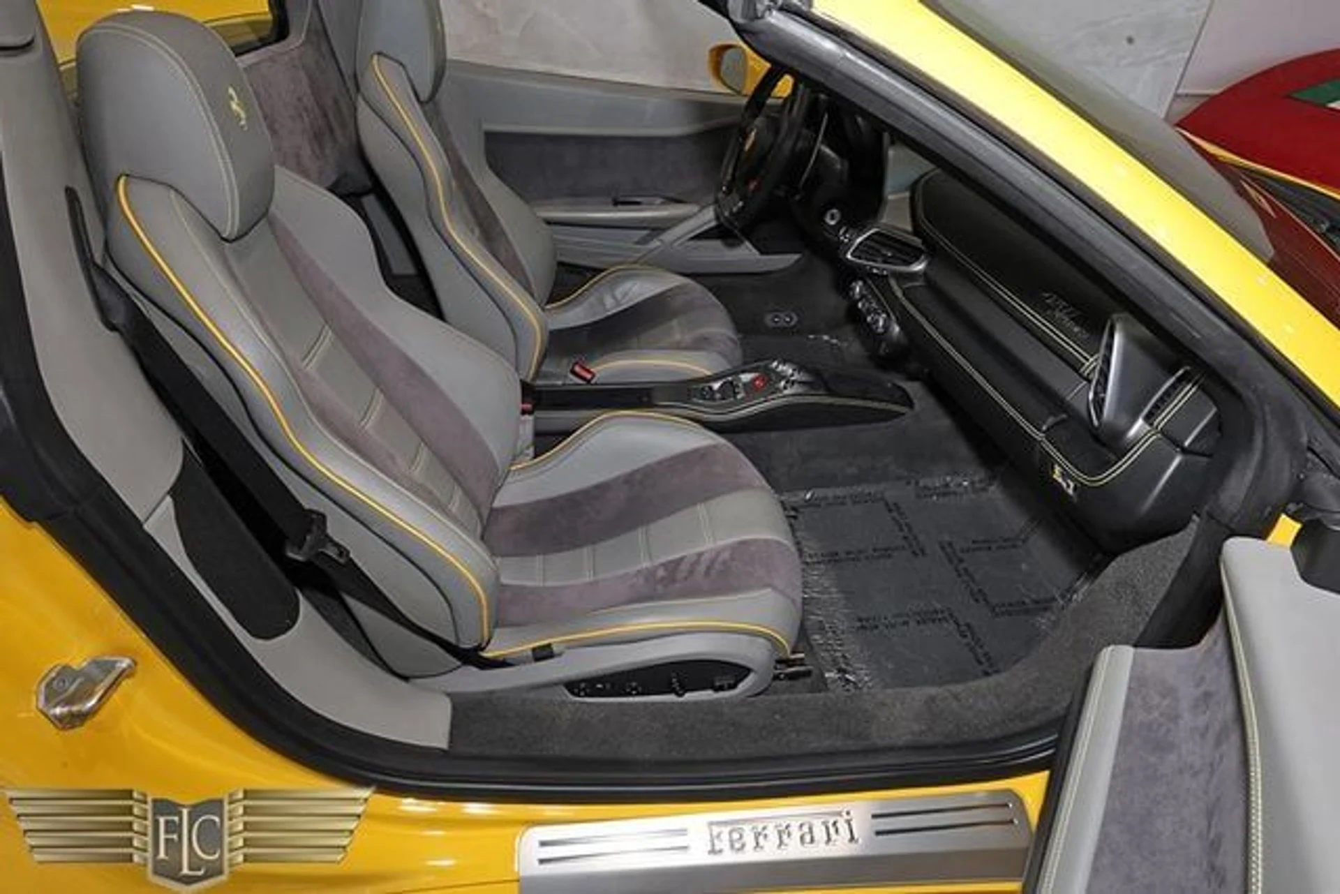 mph016_2518095207_used_2015_ferrari_458_italia_2drconvertible_9689_23049231_20_640_9309dbafa2