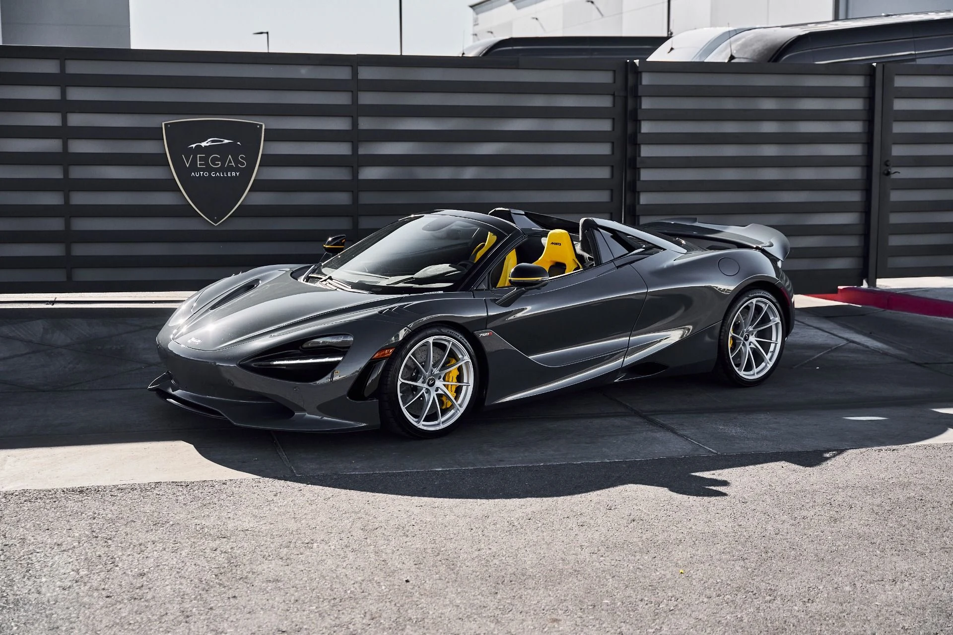 mph016_2527867438_Used_2026_Mc_Laren_750_S_1775868045_b2bcaee4bc