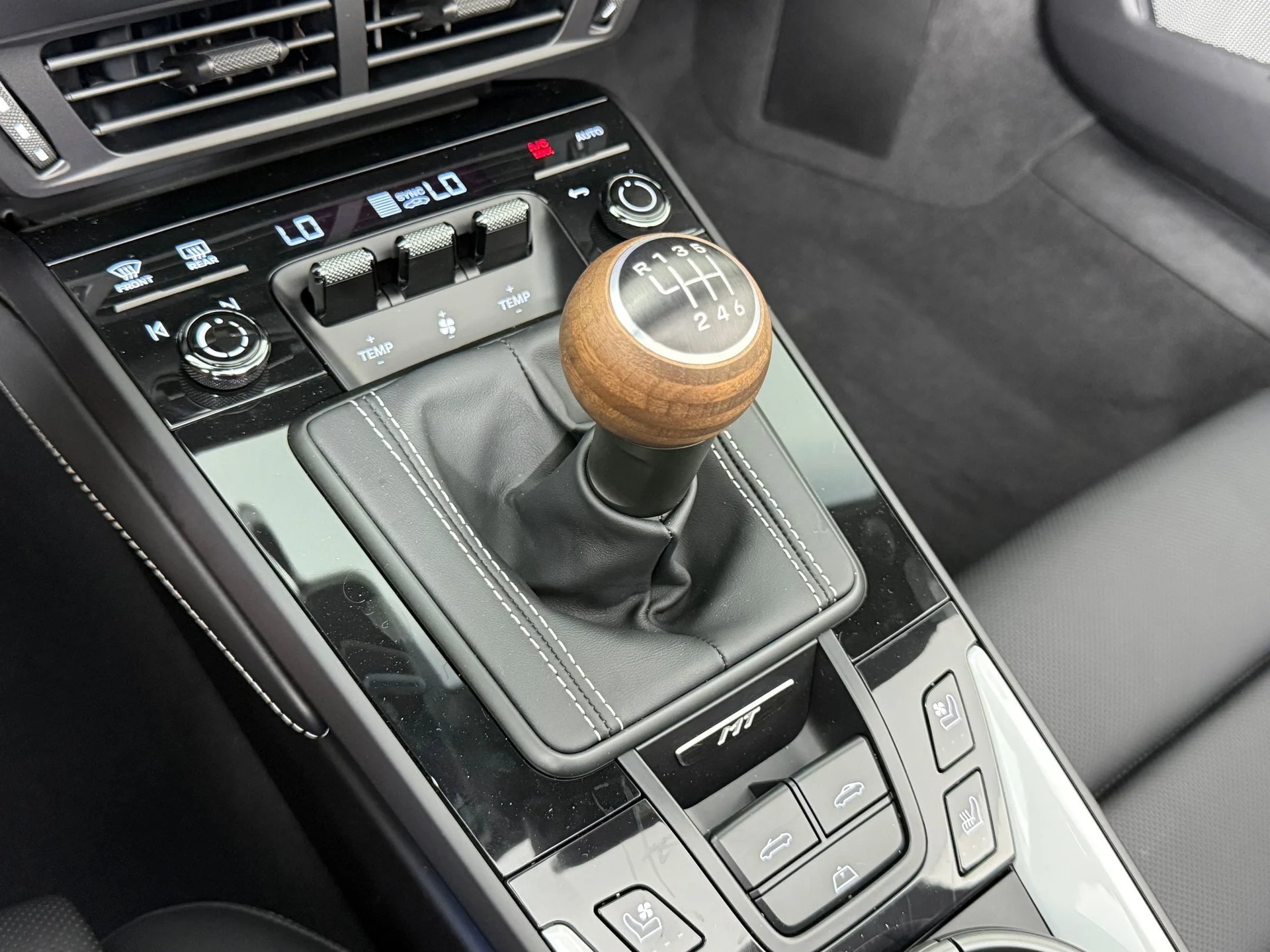 mph016_2550772193_dafbd6531e66d0086172bb0277570d70x_c50651d65d