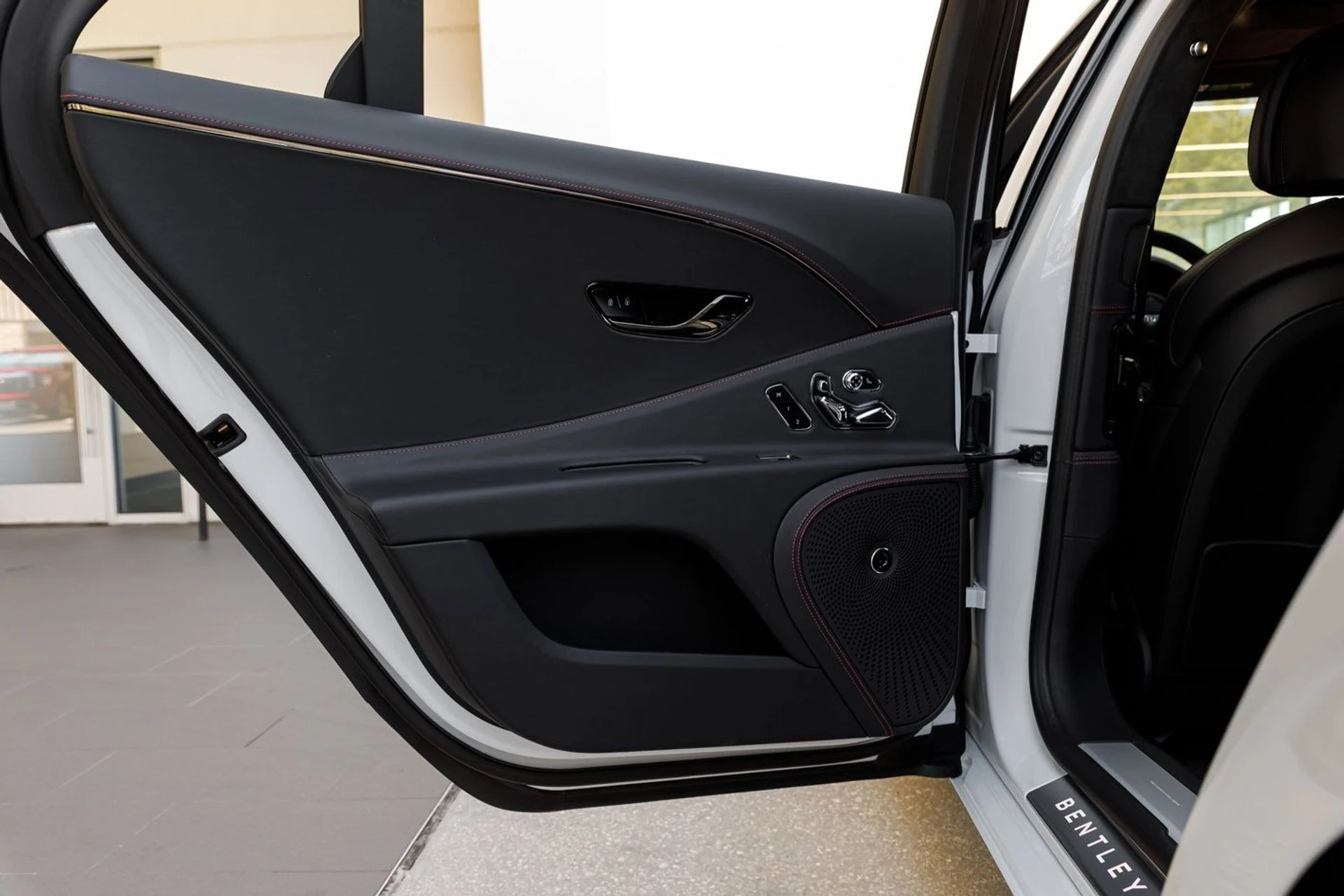 mph016_255869689_f6bc632e825b7beee1289f8d09c16c69x_9711ac482f