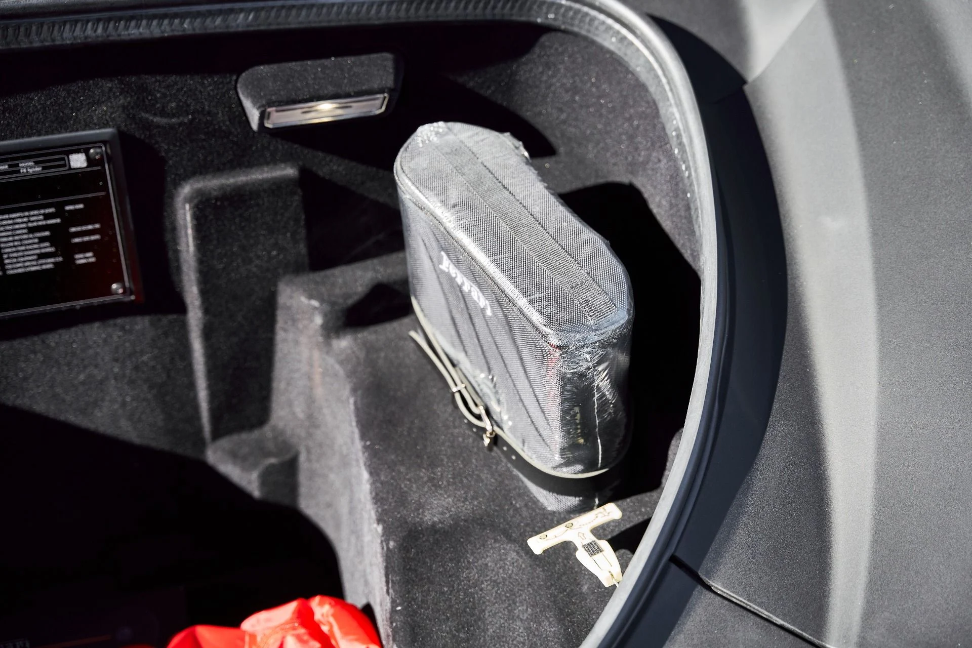 mph016_2578847484_Used_2022_Ferrari_F8_Spider_Base_1768868384_ea86652f55