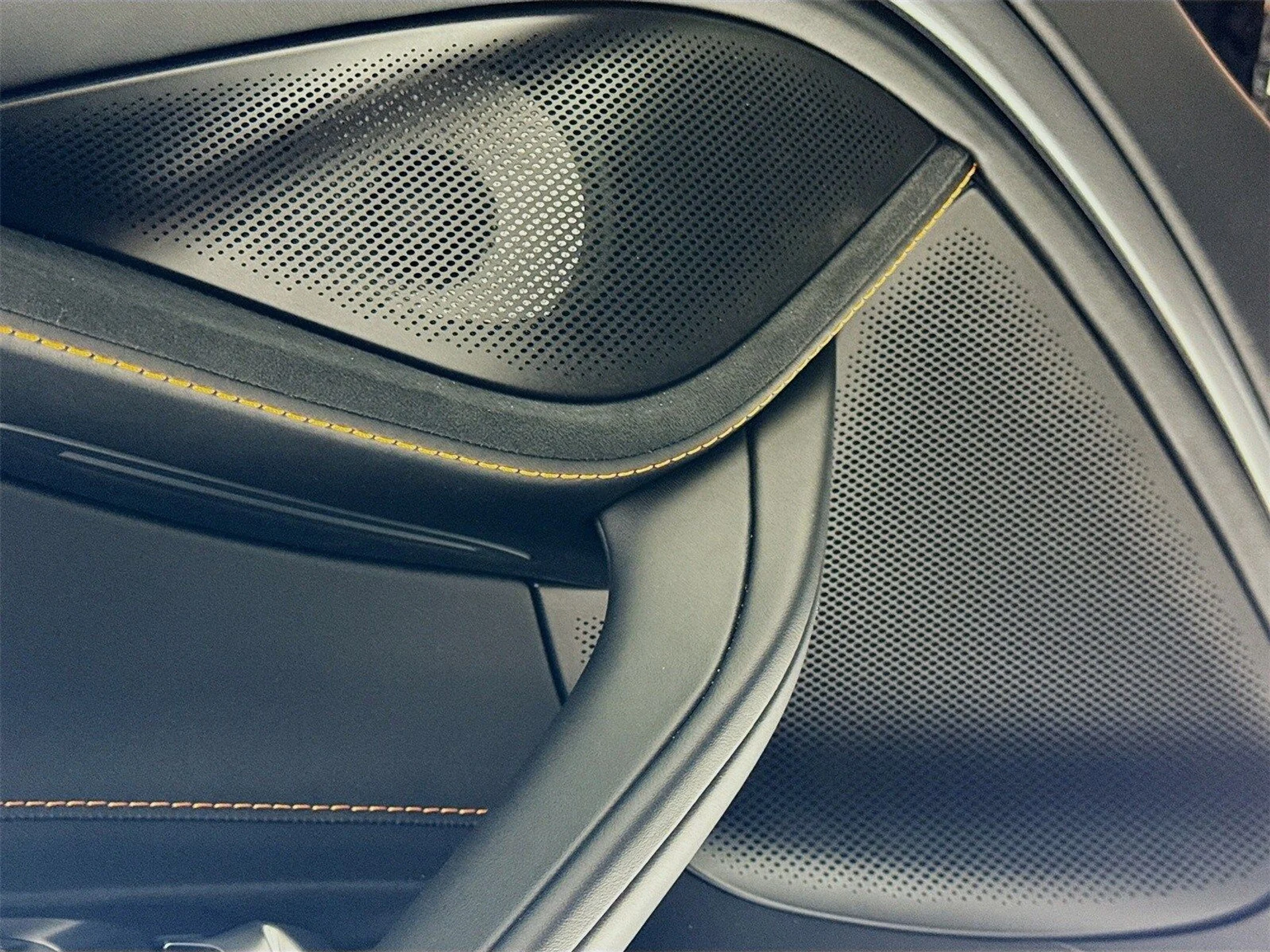 mph016_2585066388_a9bf5808ed89d252958e07c3316e9bedx_398db4d0ee