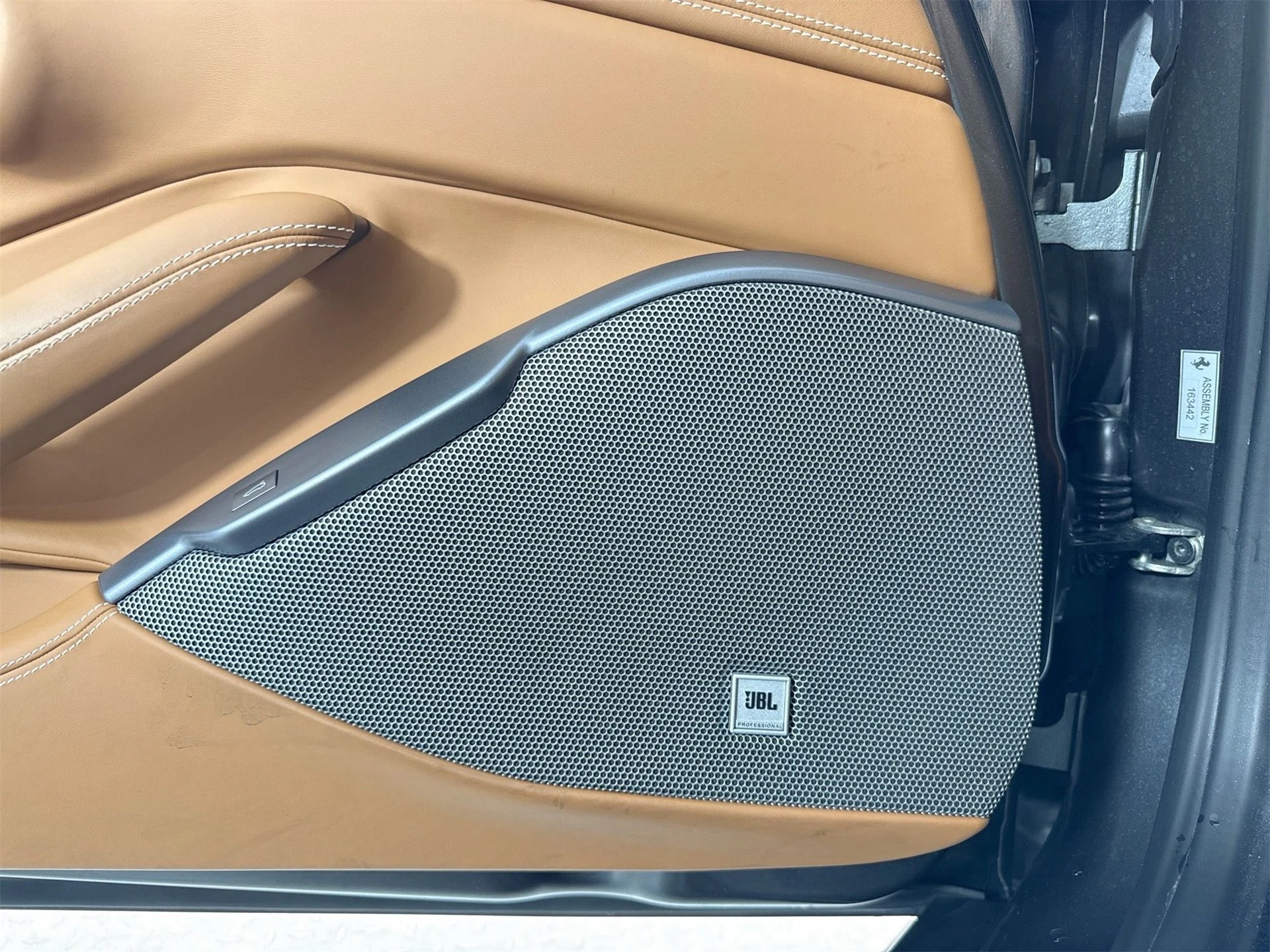 mph016_2589758849_01dd35b984f7e11d65ac223a8fa4be5c_01ef1d99fc