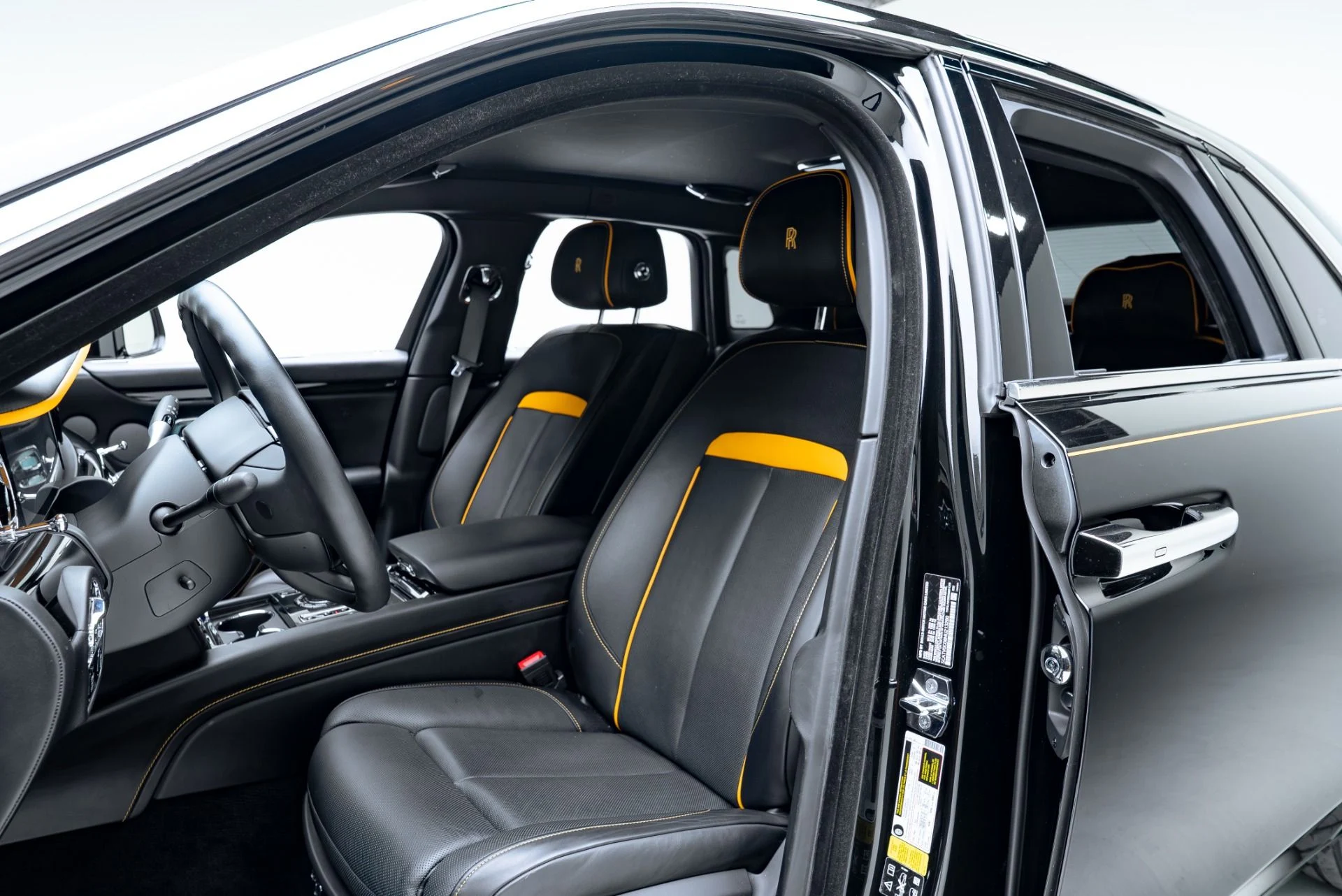 mph016_259023071_Used_2022_Rolls_Royce_Ghost_1776983451_86e3e92964