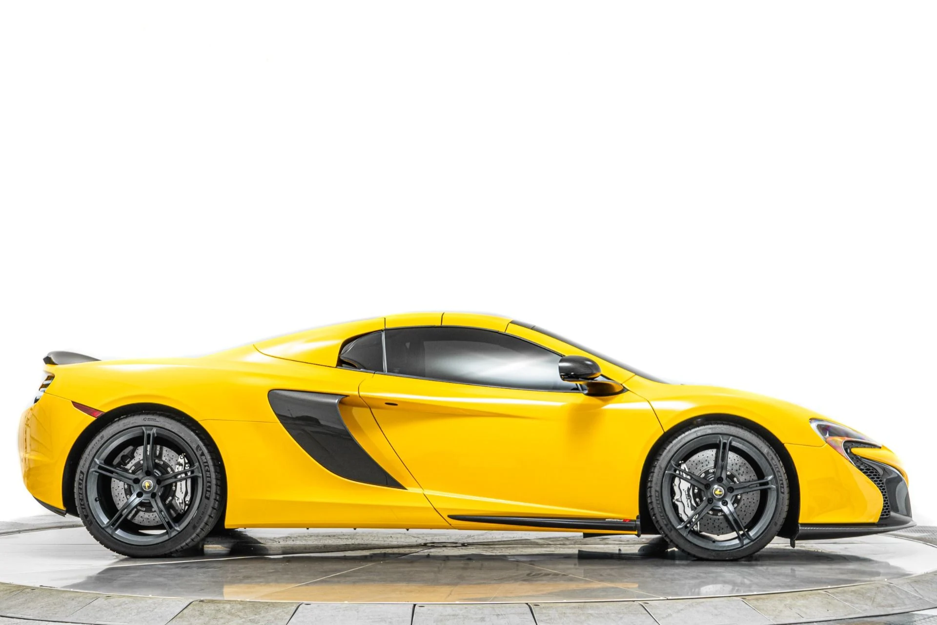 mph016_2595172107_Used_2015_Mc_Laren_650_S_Spyder_1790194559_601a0c7b6f