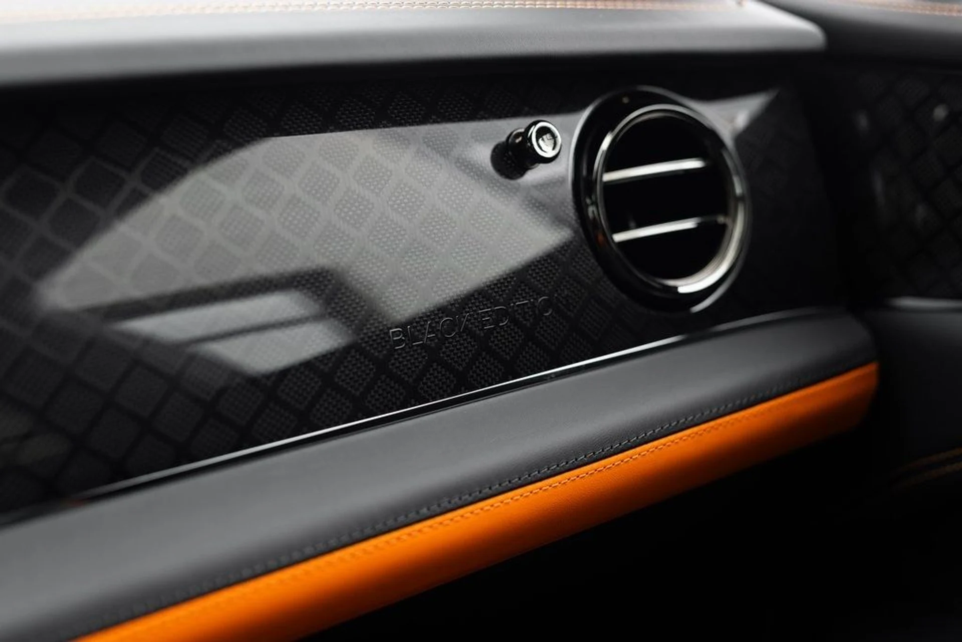 mph016_2596003568_832d1cba9b377c65d37f53e2c217dce7x_1a7c7583ba