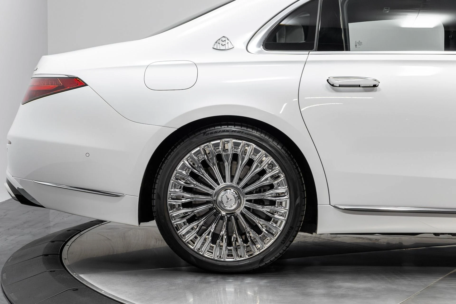 mph016_2607178668_Used_2024_Mercedes_Benz_S_Class_Maybach_S_680_4_MATIC_1766186559_1b7cf3189d