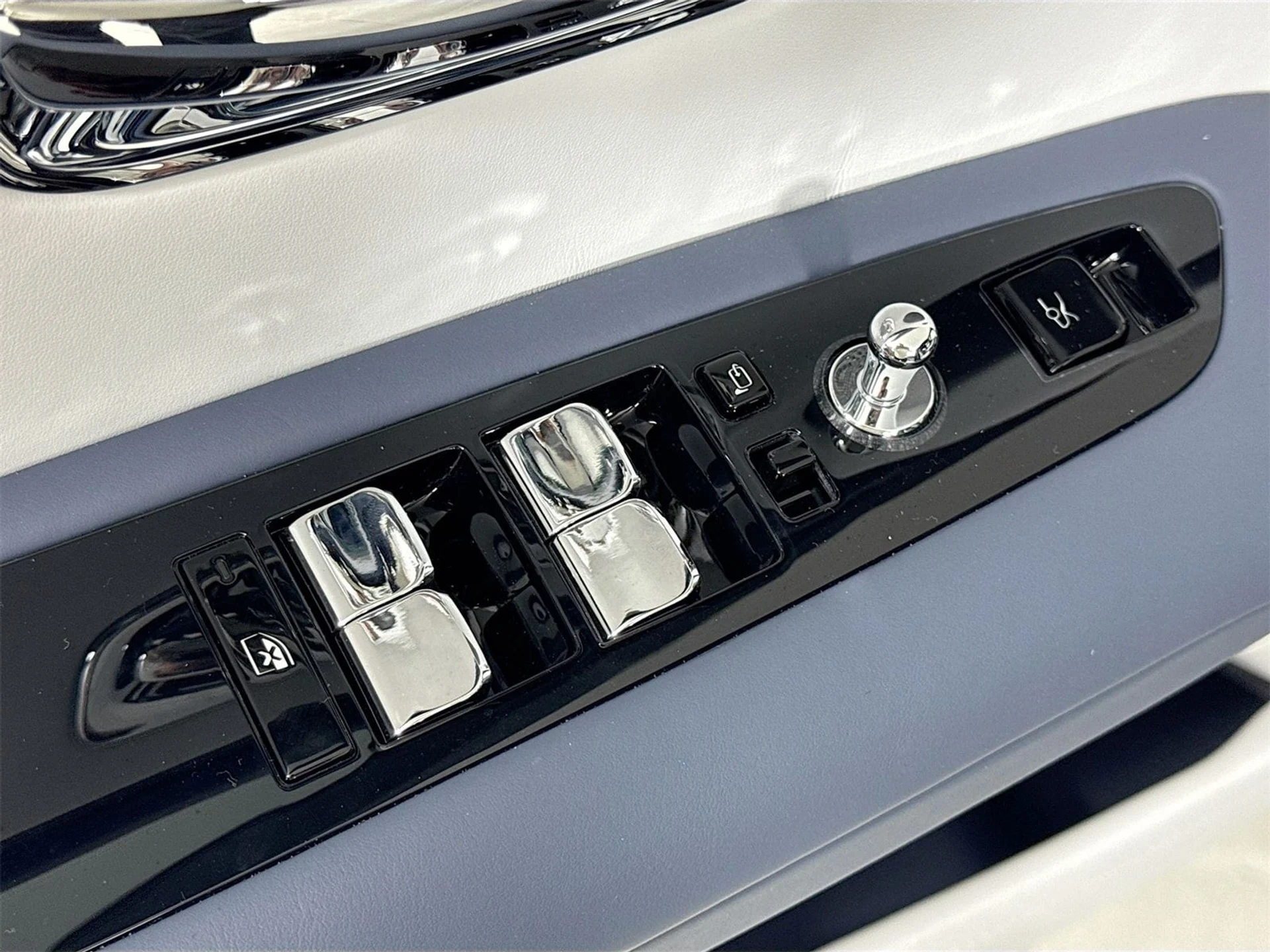 mph016_2607279007_623119d68a44ebde7629c70d64da9891x_6713b9748d